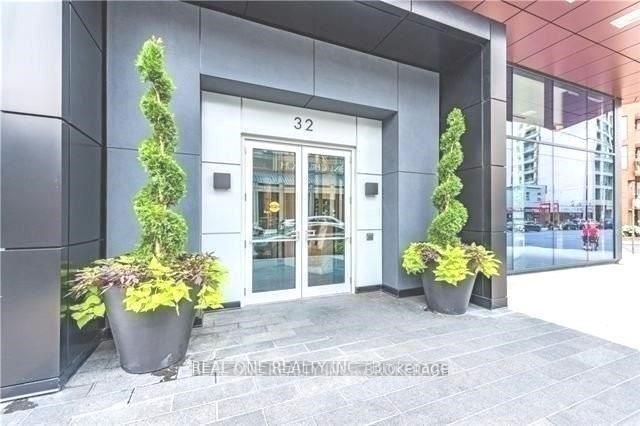 Photo 2 of Unit 1101, 32 Davenport Road, Toronto, The Annex — HOMEH