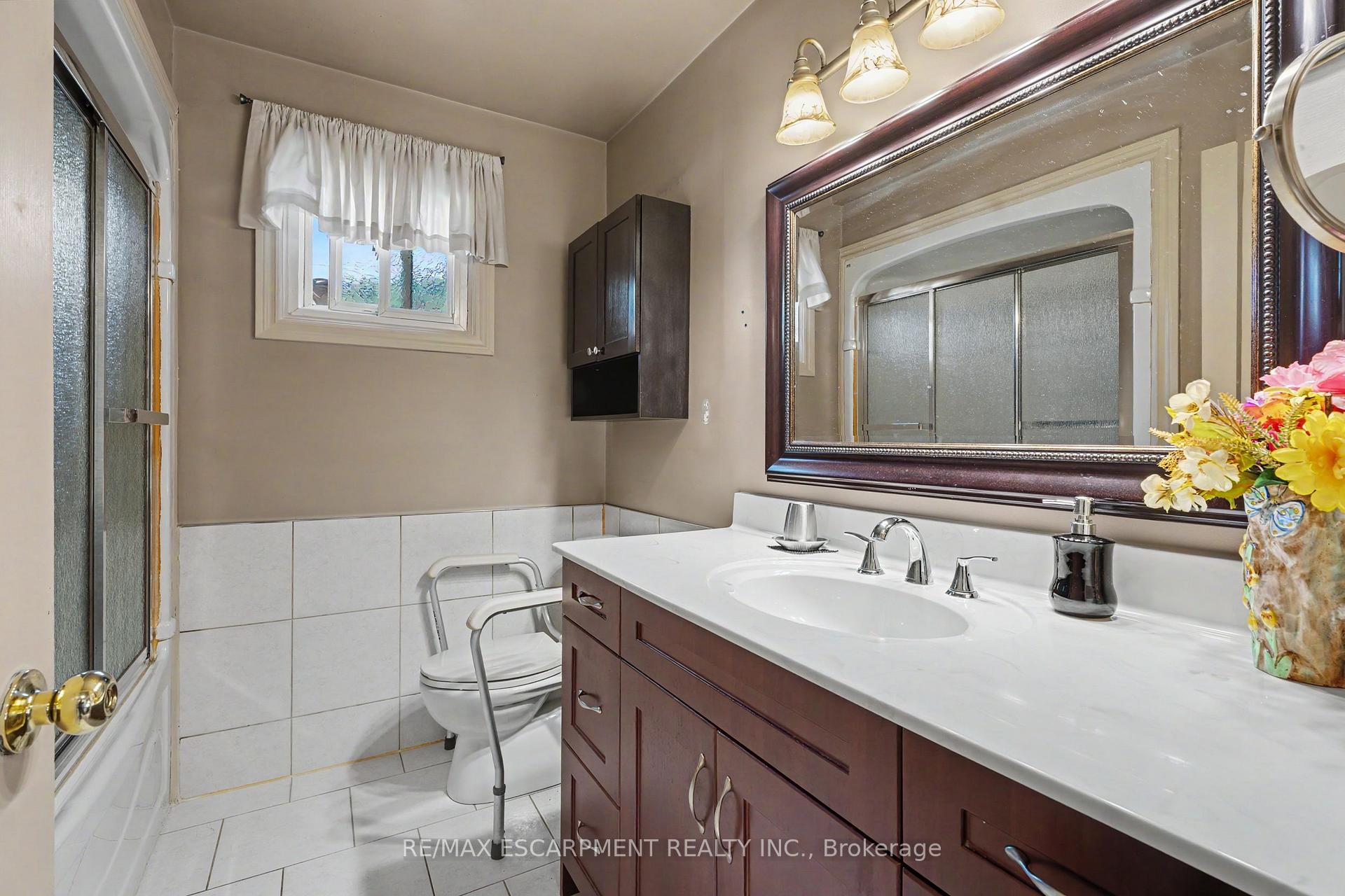 Photo 10 of 306 Templemead Drive, Hamilton, Templemead — HOMEH