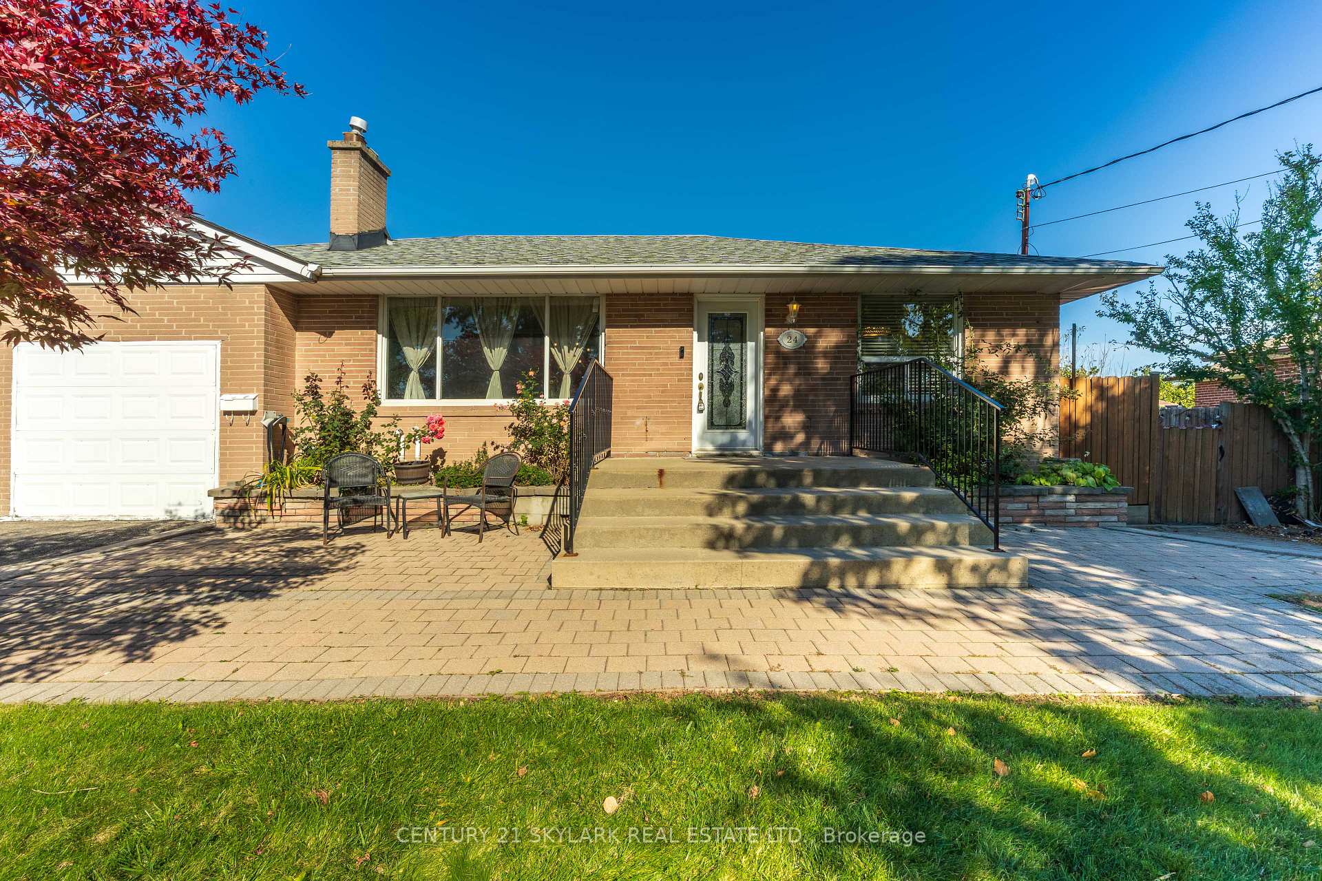 Photo 4 of 24 Aura Lea Boulevard, North York, Humberlea-Pelmo Park — HOMEH