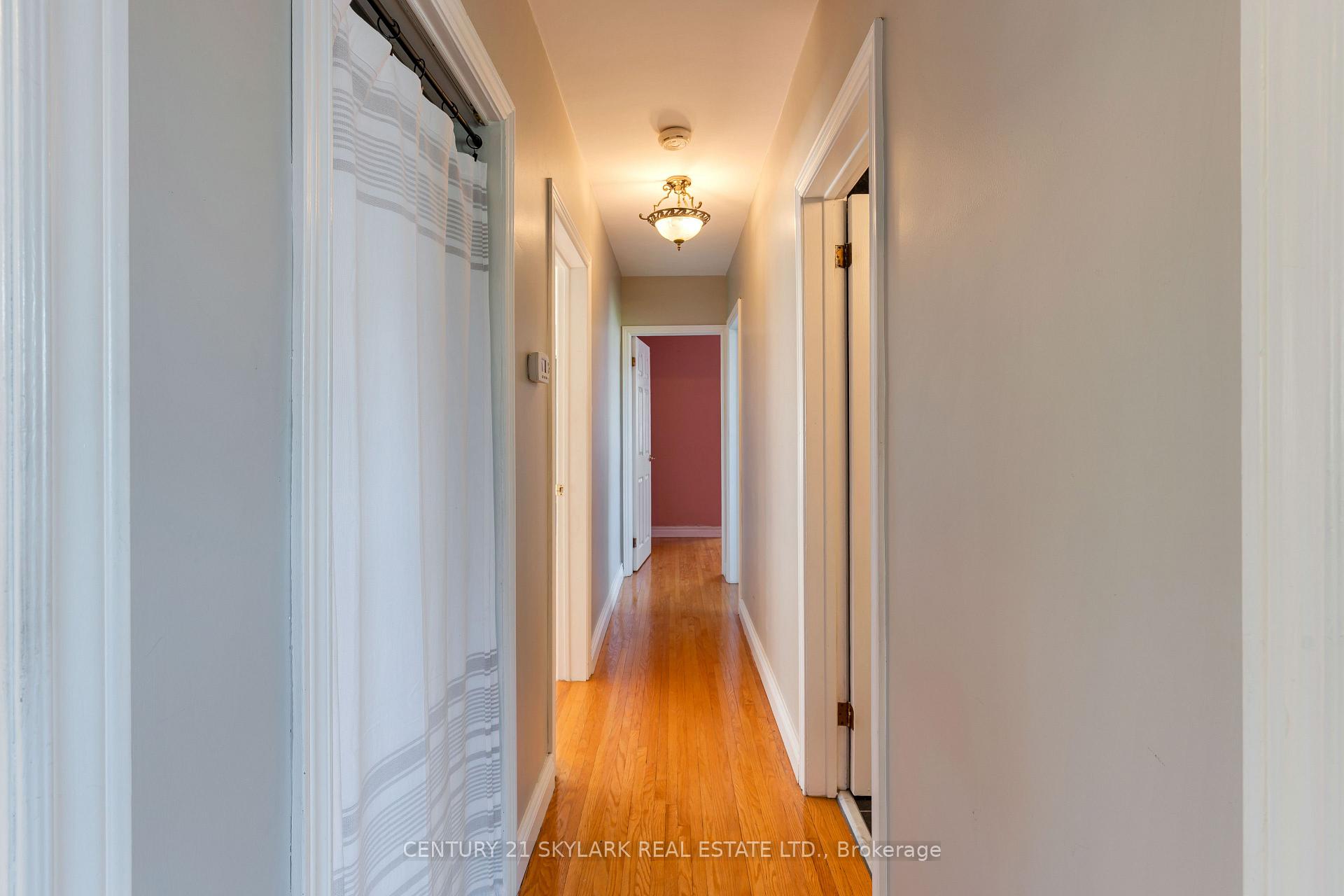 Photo 17 of 24 Aura Lea Boulevard, North York, Humberlea-Pelmo Park — HOMEH