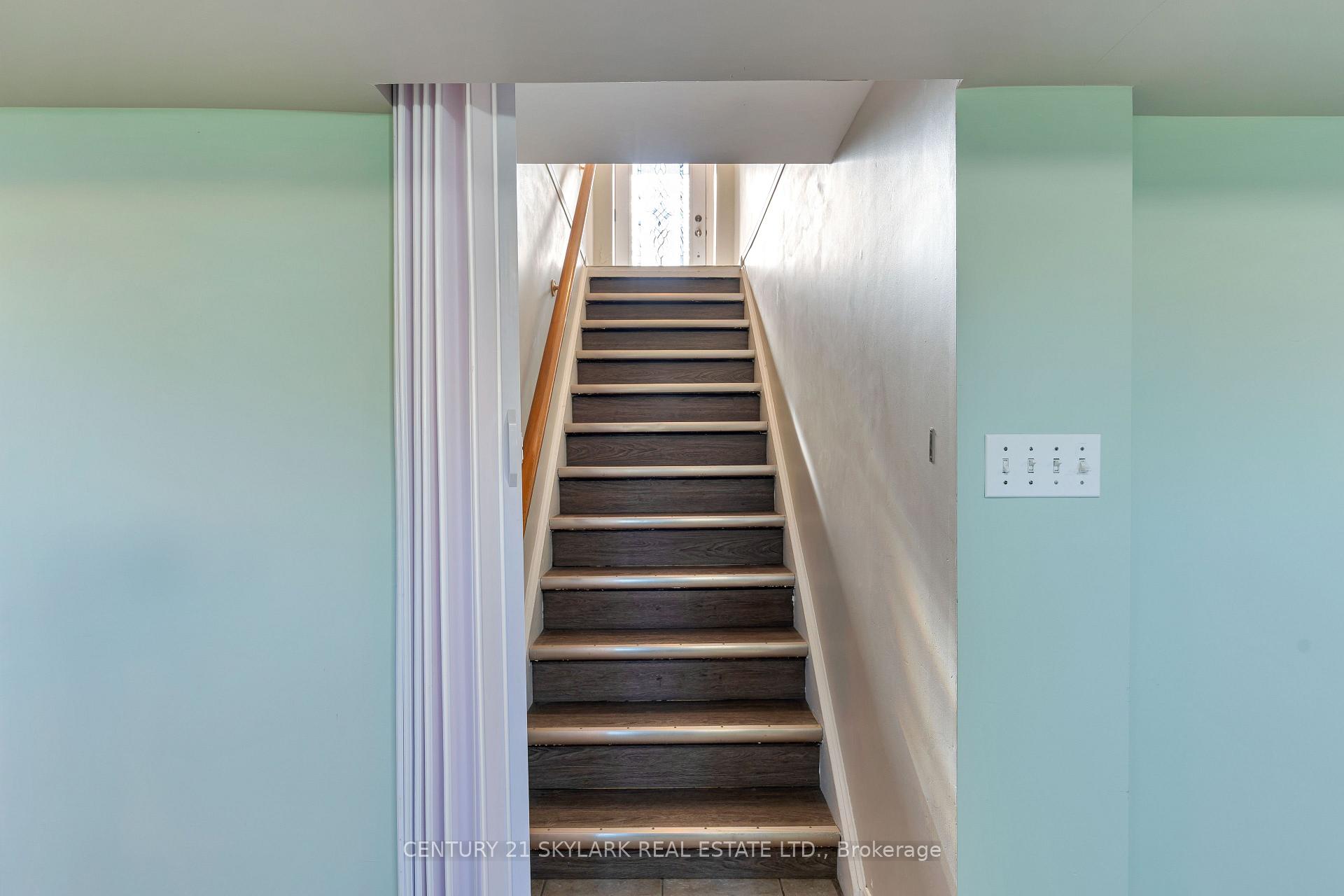Photo 24 of 24 Aura Lea Boulevard, North York, Humberlea-Pelmo Park — HOMEH