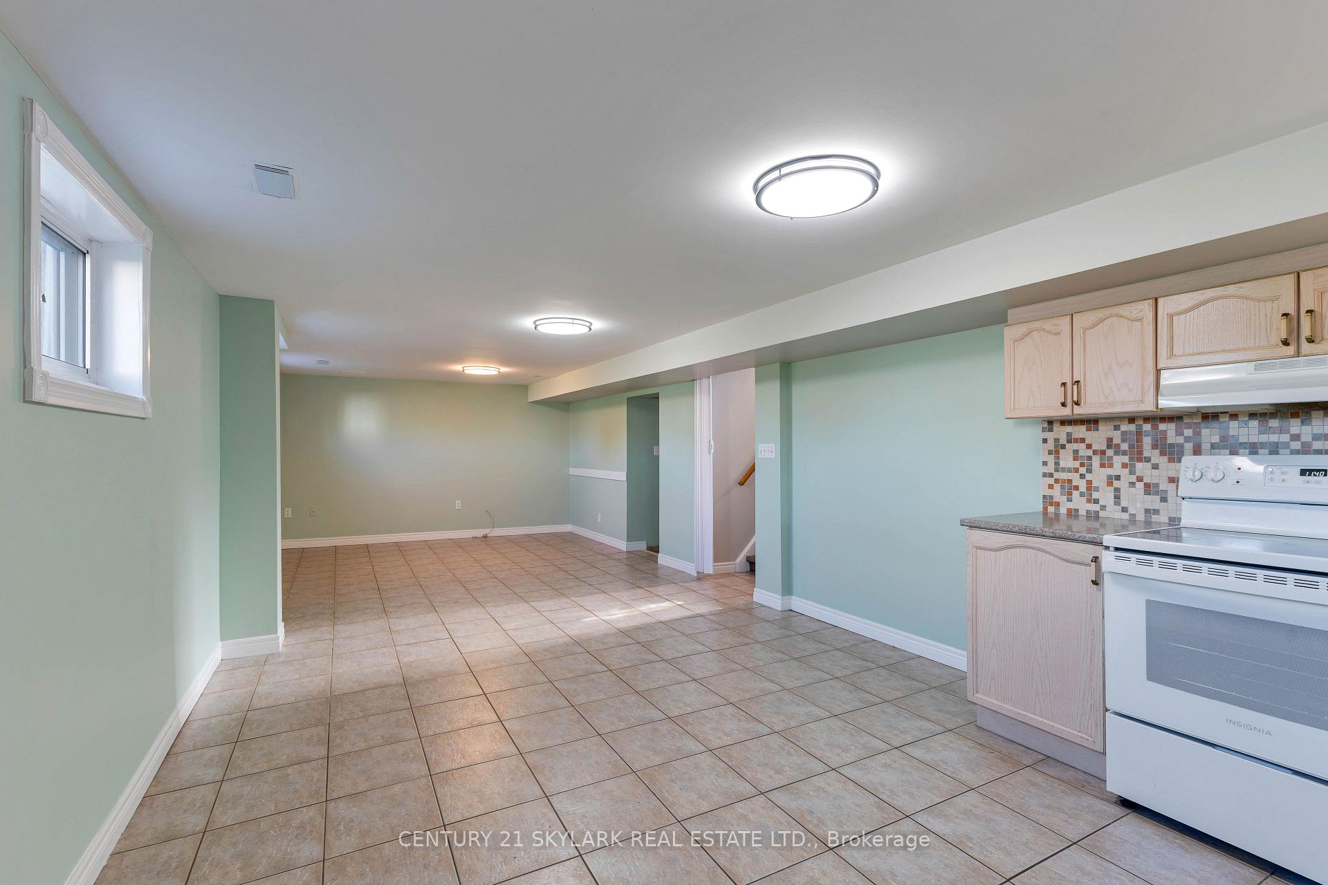 Photo 28 of 24 Aura Lea Boulevard, North York, Humberlea-Pelmo Park — HOMEH