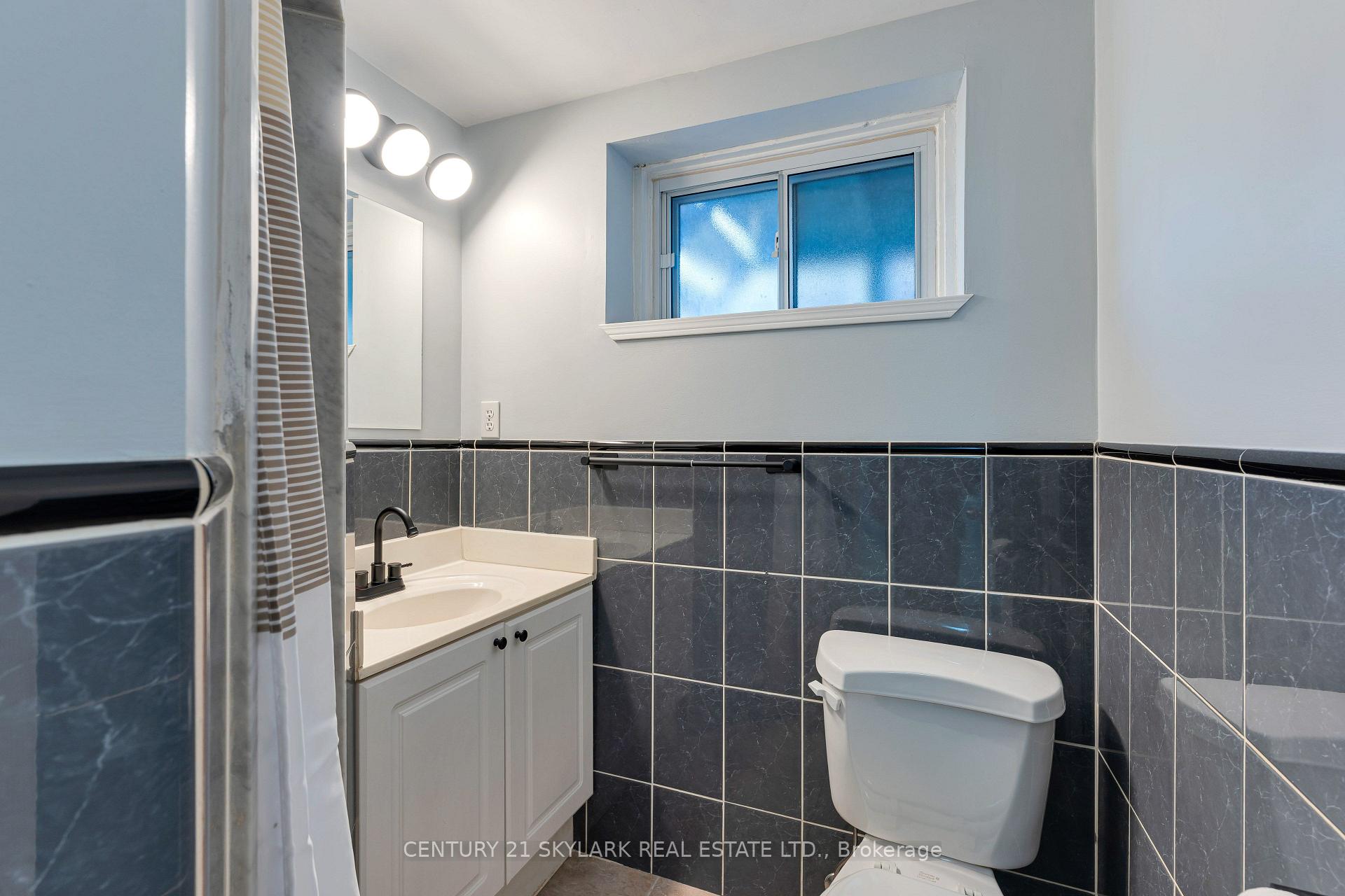 Photo 29 of 24 Aura Lea Boulevard, North York, Humberlea-Pelmo Park — HOMEH
