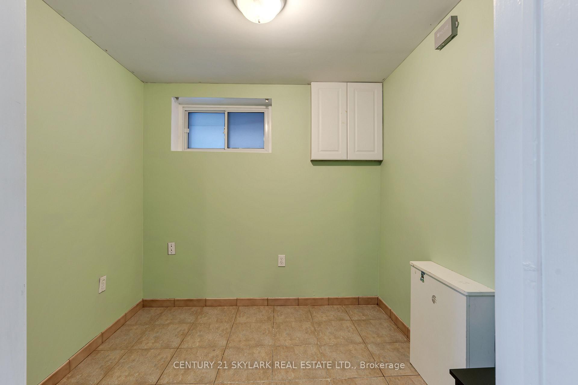 Photo 31 of 24 Aura Lea Boulevard, North York, Humberlea-Pelmo Park — HOMEH