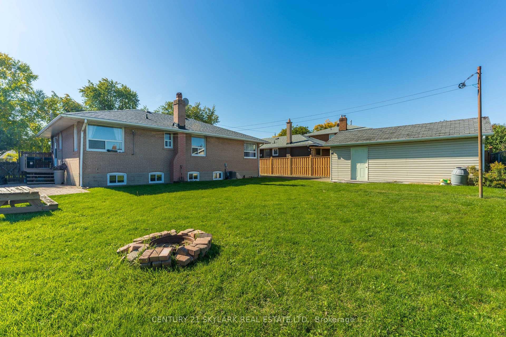 Photo 38 of 24 Aura Lea Boulevard, North York, Humberlea-Pelmo Park — HOMEH