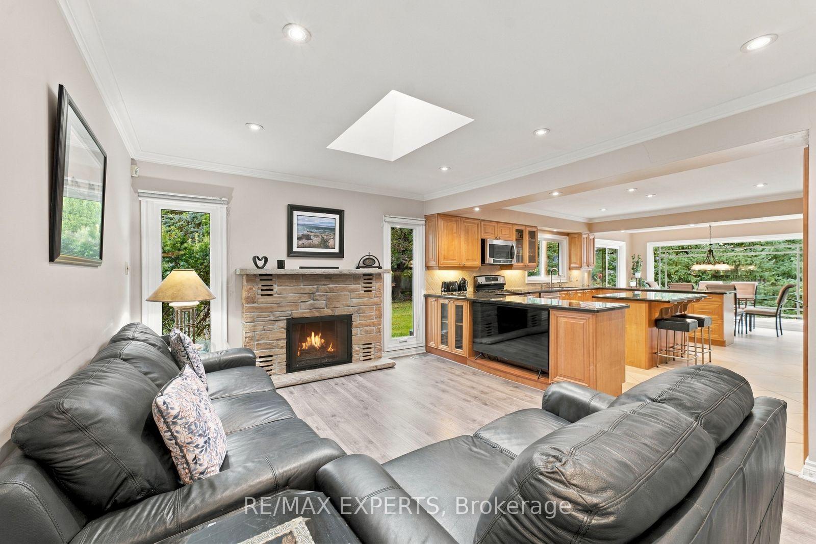 Photo 10 of 8 Fendley Court, Brampton, Snelgrove — HOMEH