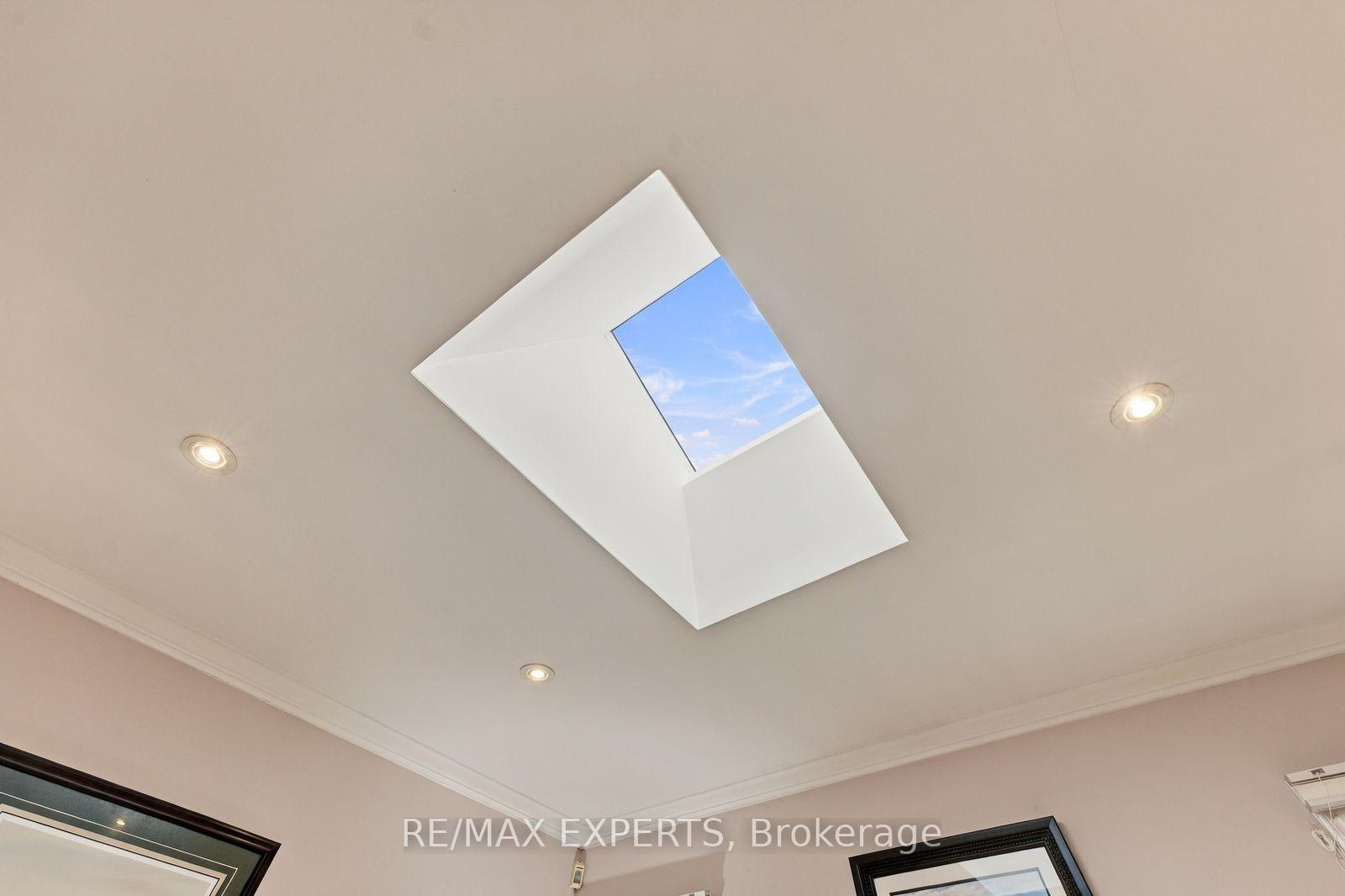 Photo 12 of 8 Fendley Court, Brampton, Snelgrove — HOMEH