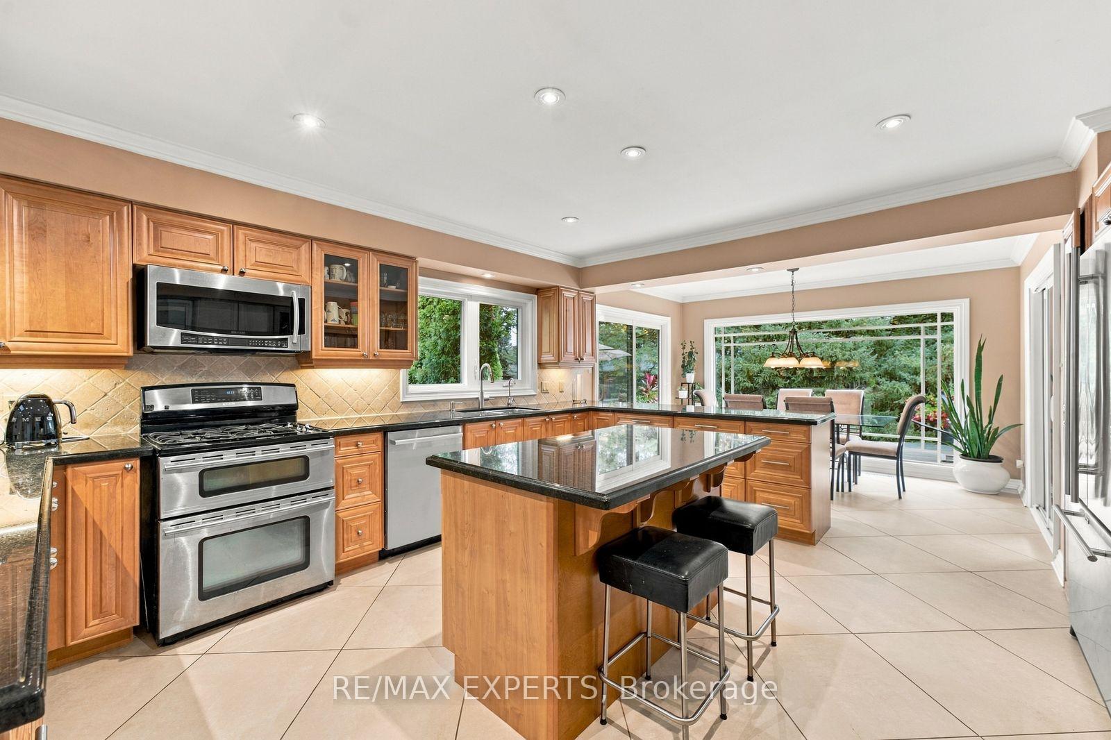 Photo 13 of 8 Fendley Court, Brampton, Snelgrove — HOMEH