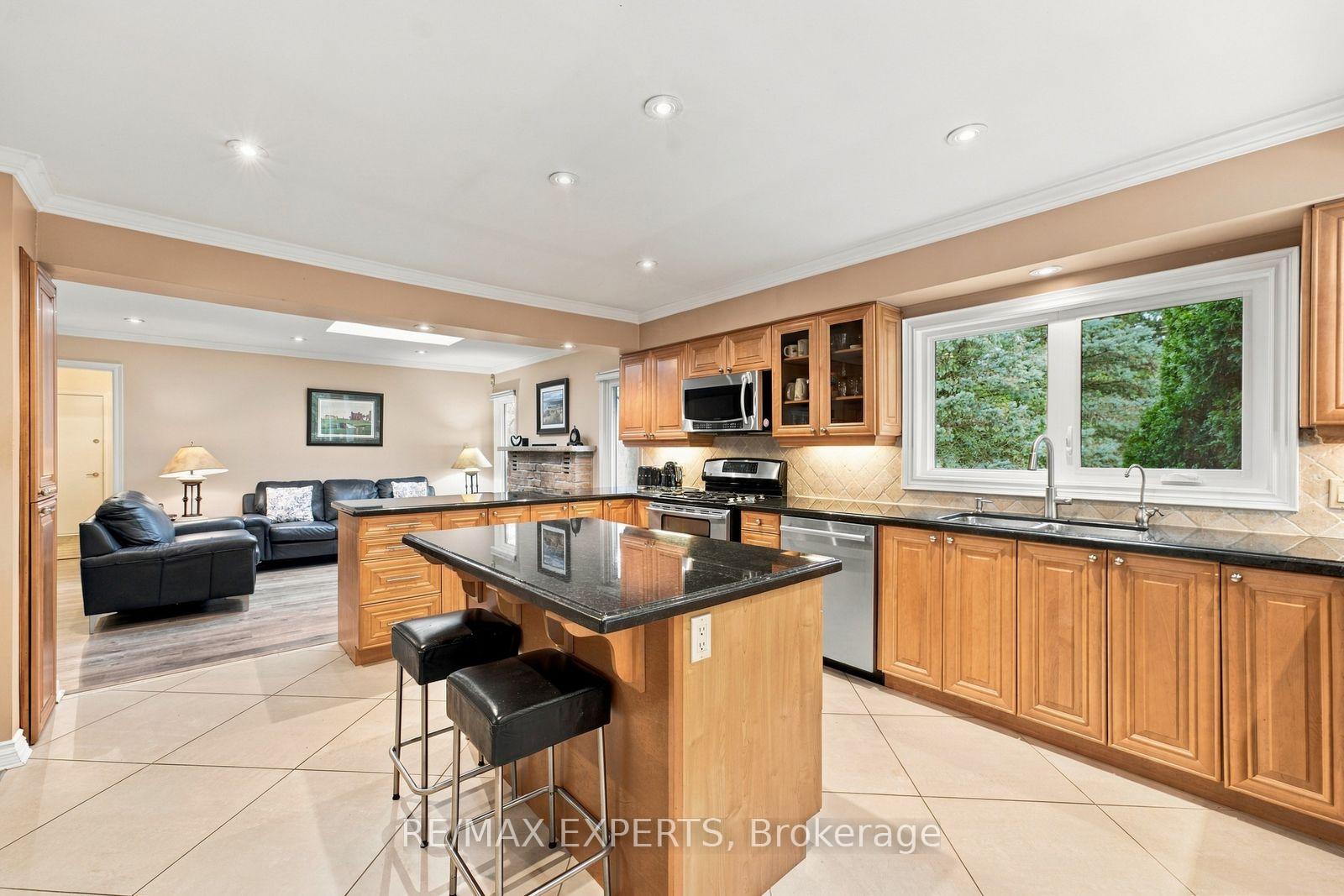 Photo 15 of 8 Fendley Court, Brampton, Snelgrove — HOMEH
