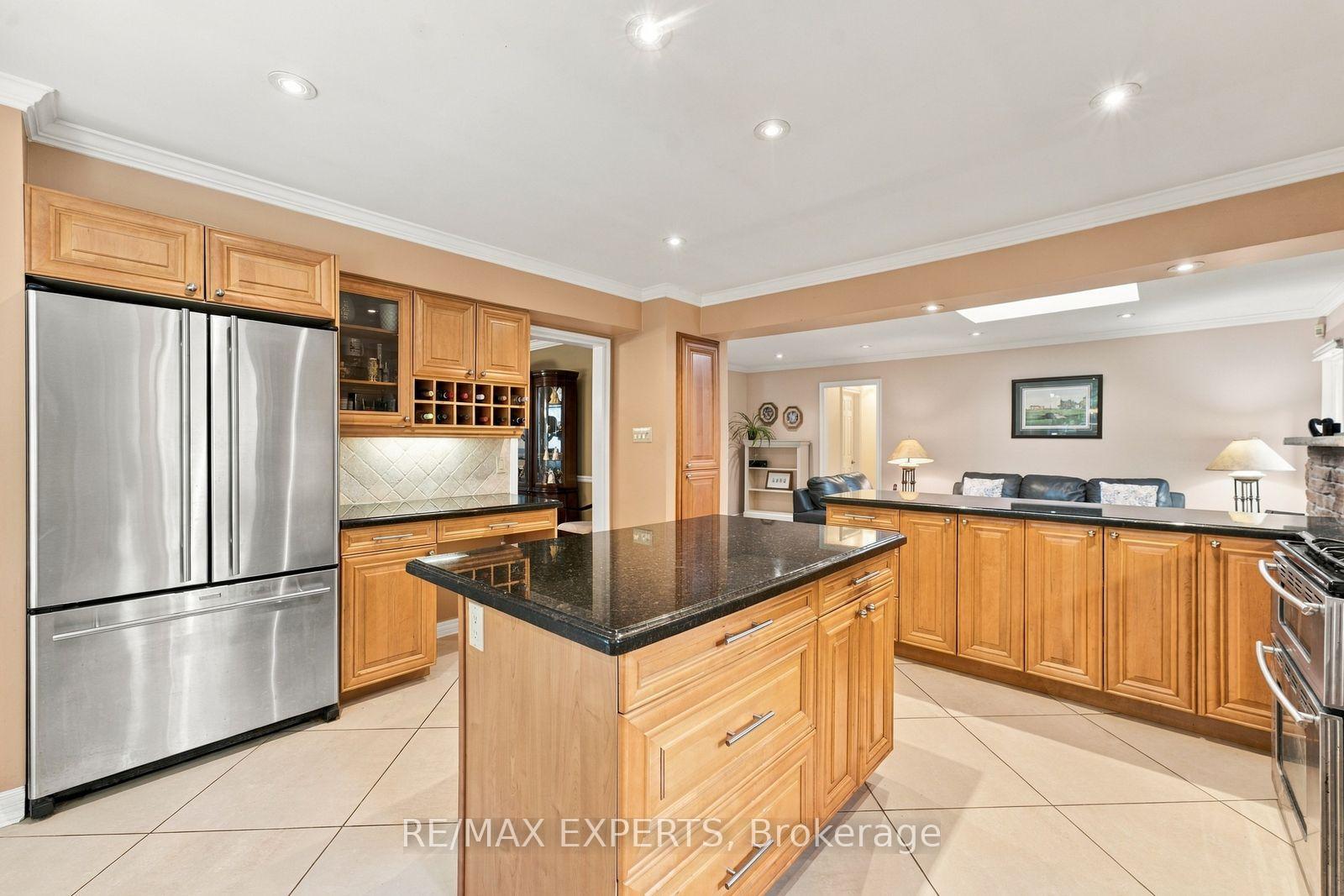 Photo 16 of 8 Fendley Court, Brampton, Snelgrove — HOMEH