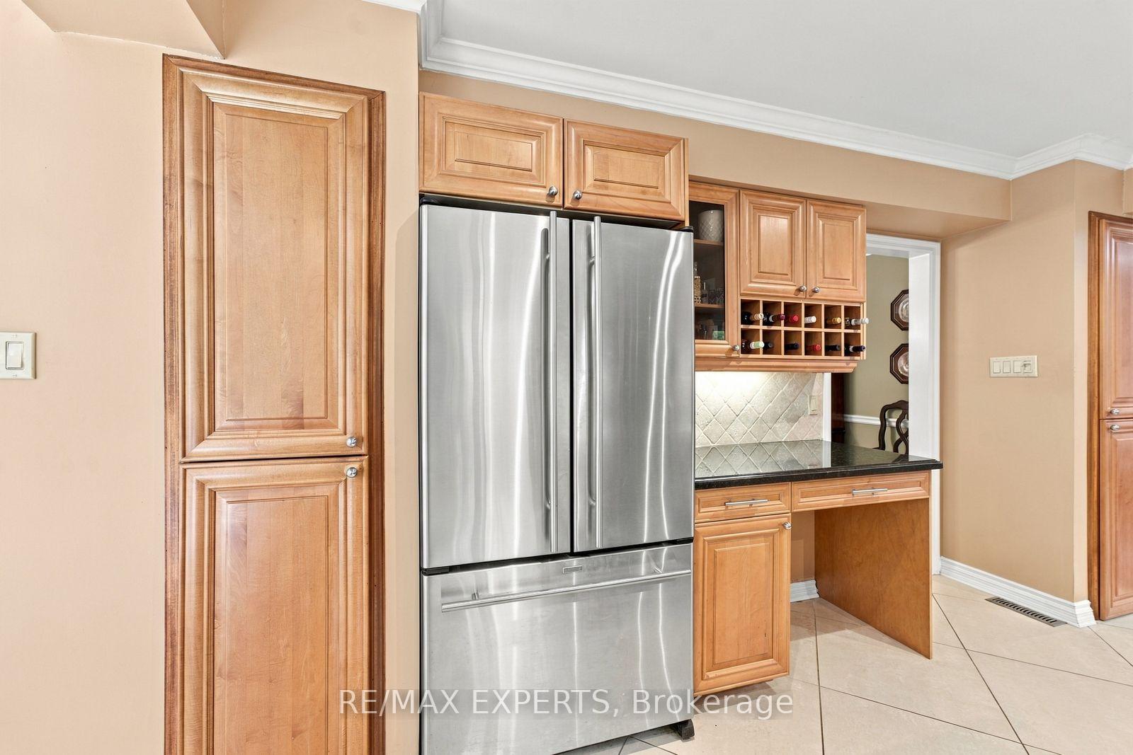 Photo 17 of 8 Fendley Court, Brampton, Snelgrove — HOMEH