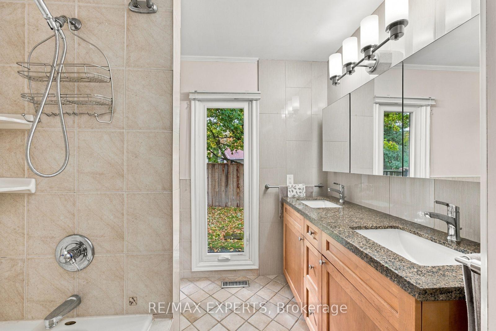 Photo 31 of 8 Fendley Court, Brampton, Snelgrove — HOMEH