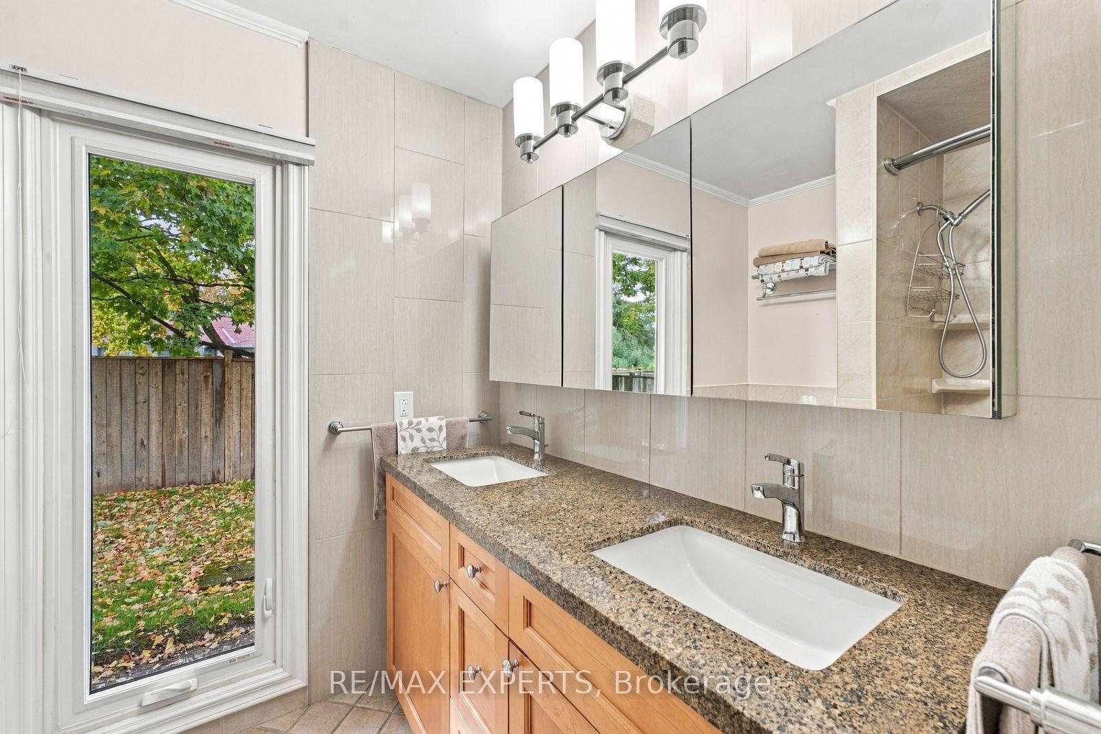 Photo 32 of 8 Fendley Court, Brampton, Snelgrove — HOMEH