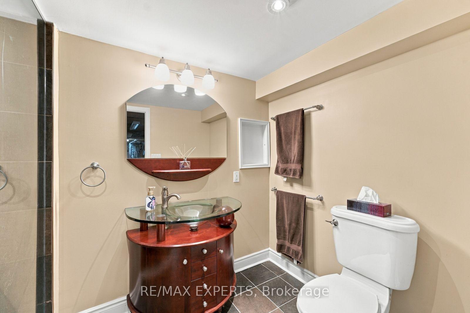 Photo 38 of 8 Fendley Court, Brampton, Snelgrove — HOMEH
