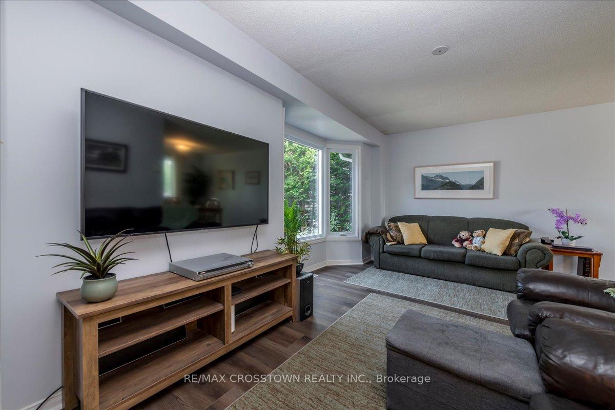 Photo 4 of 17 Knicely Road, Barrie, Painswick North — HOMEH