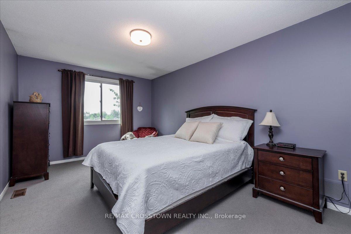 Photo 12 of 17 Knicely Road, Barrie, Painswick North — HOMEH