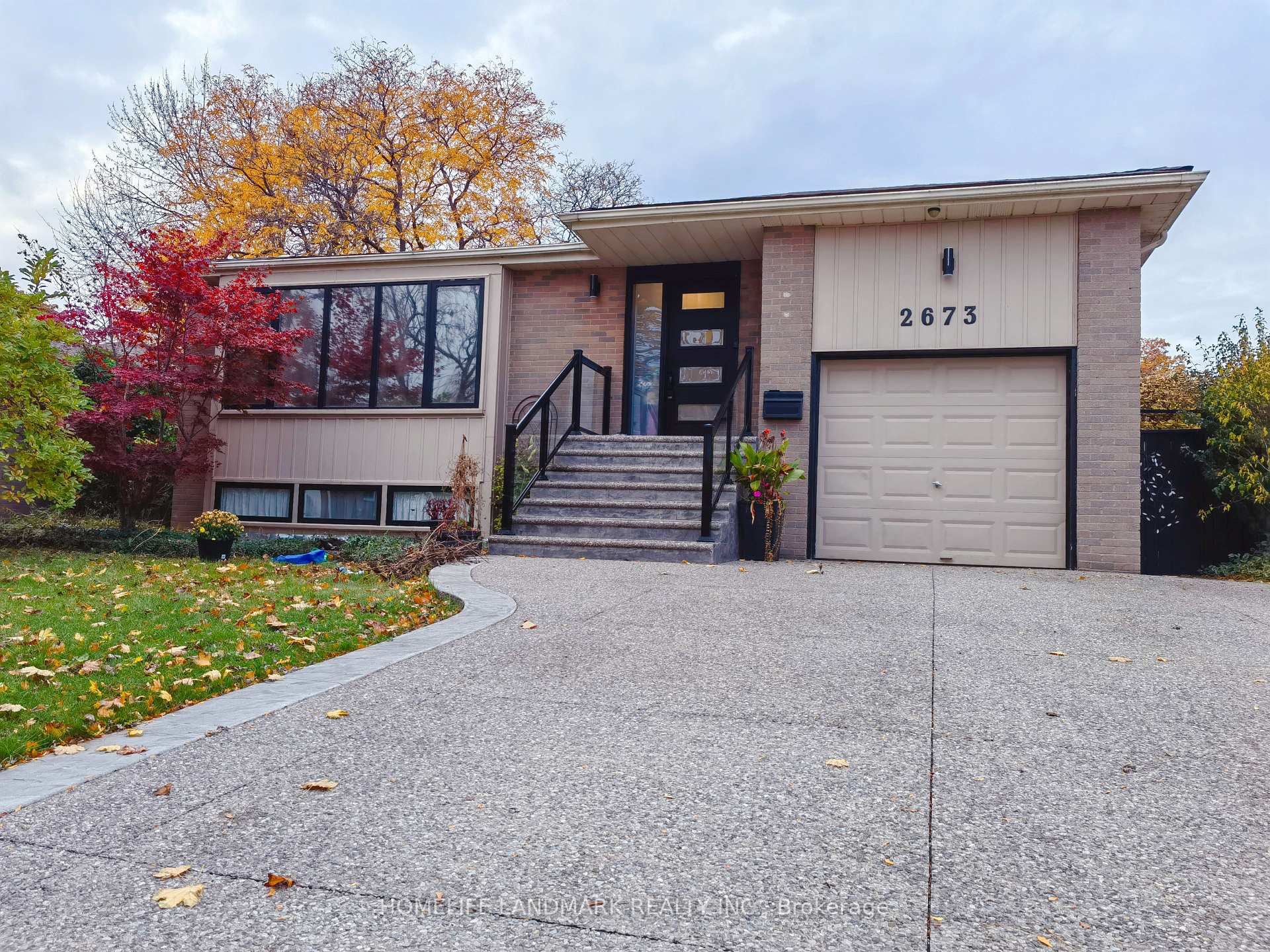 Photo 1 of 2673 Constable Road, Mississauga, Clarkson — HOMEH