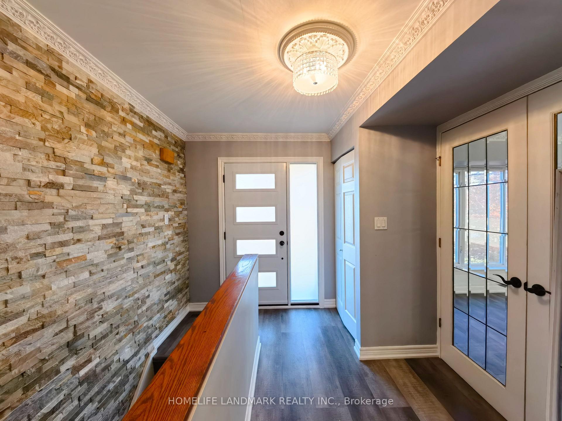 Photo 3 of 2673 Constable Road, Mississauga, Clarkson — HOMEH