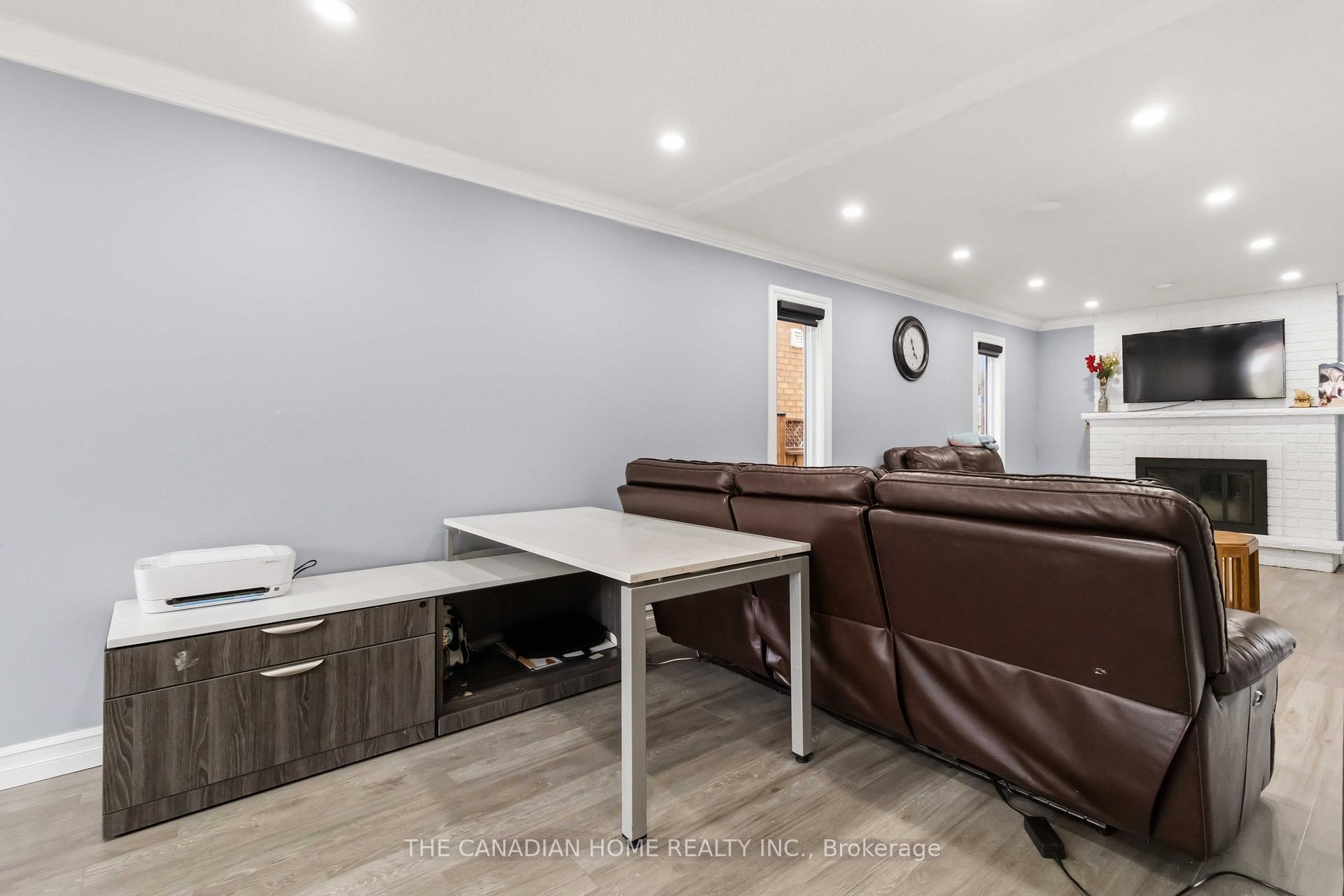 Photo 9 of 3549 Redmond Road, Mississauga, Fairview — HOMEH