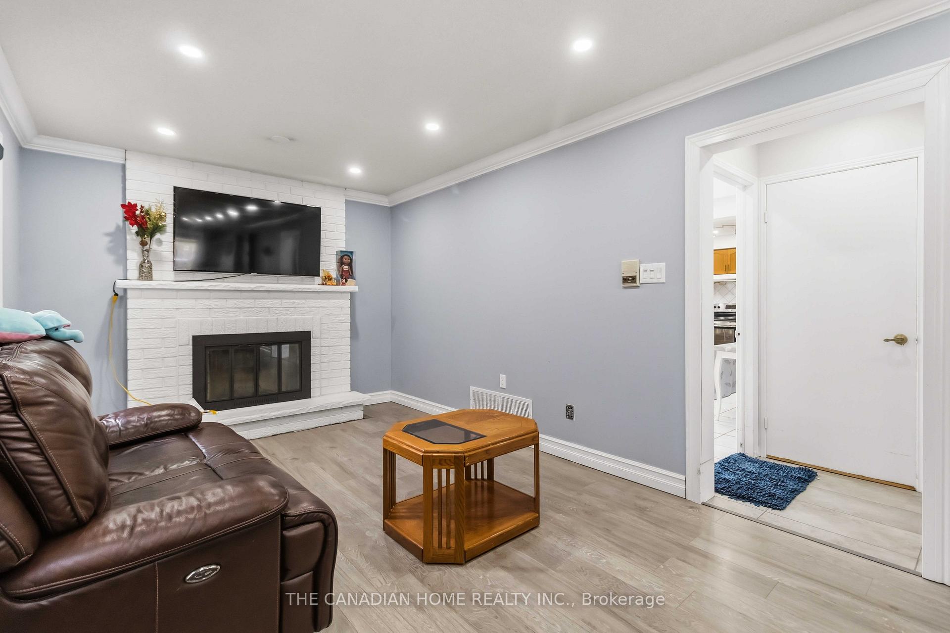 Photo 13 of 3549 Redmond Road, Mississauga, Fairview — HOMEH