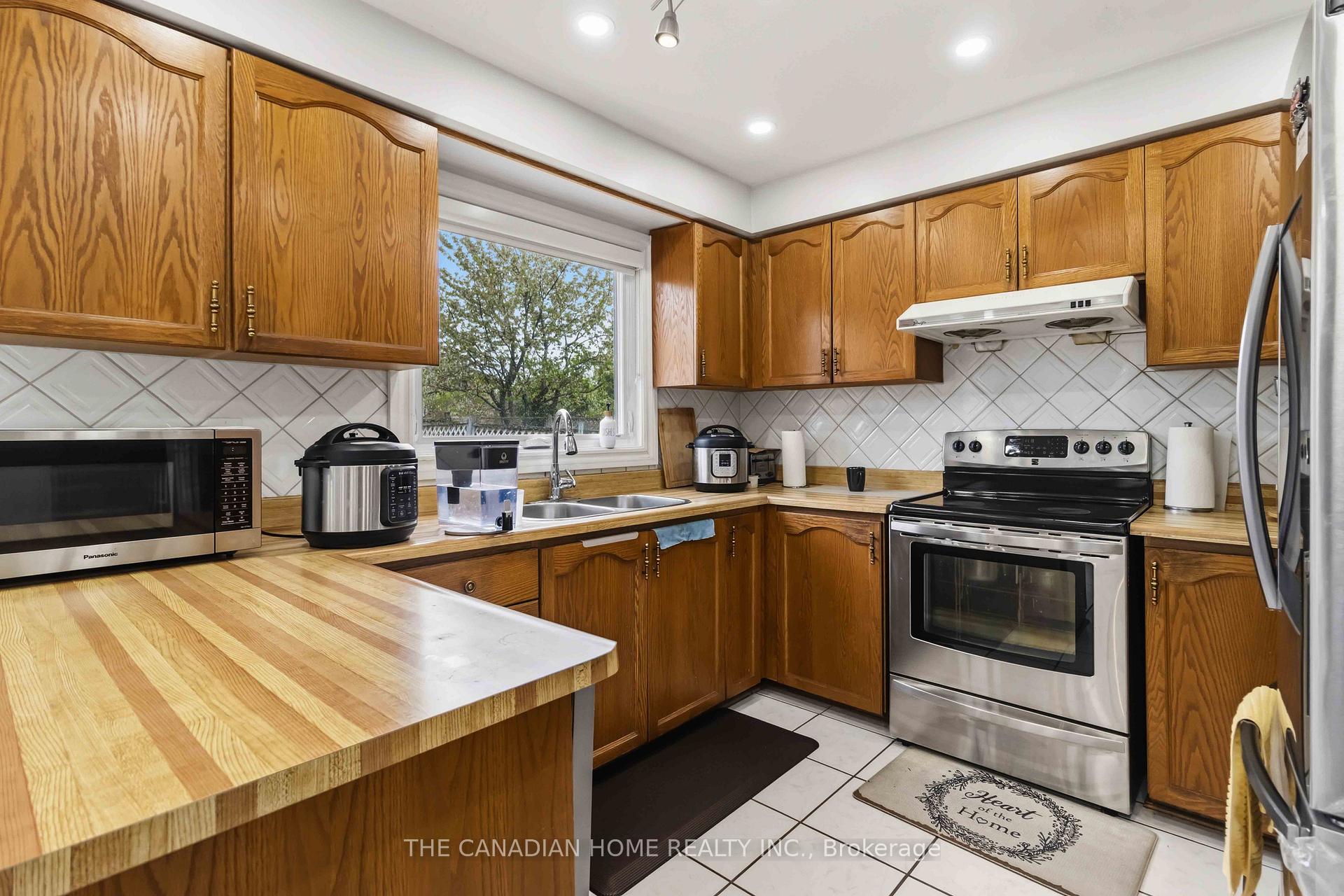 Photo 18 of 3549 Redmond Road, Mississauga, Fairview — HOMEH