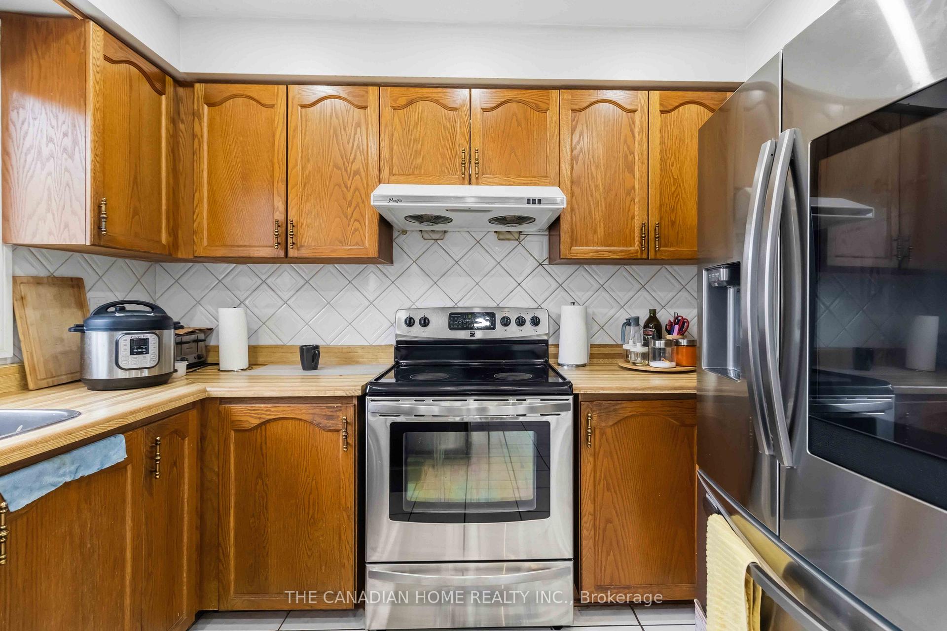 Photo 19 of 3549 Redmond Road, Mississauga, Fairview — HOMEH