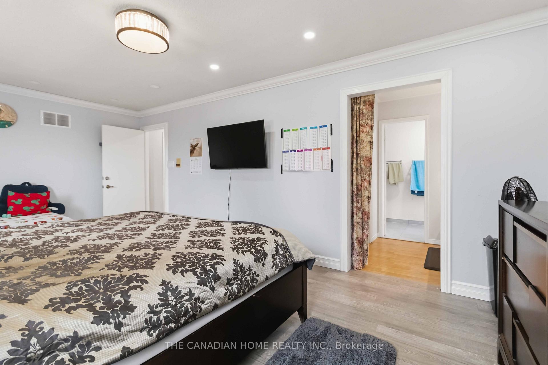 Photo 28 of 3549 Redmond Road, Mississauga, Fairview — HOMEH