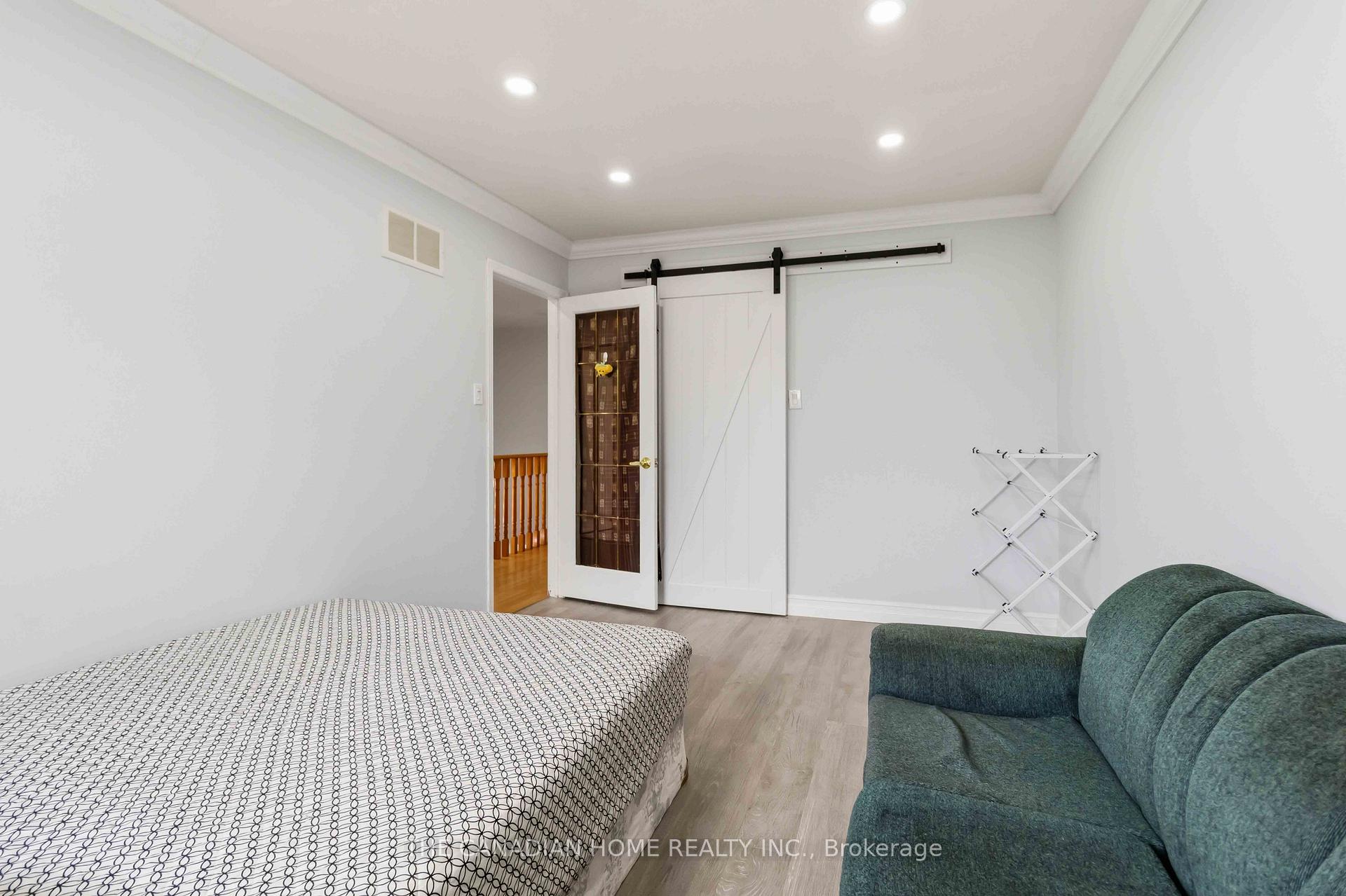 Photo 35 of 3549 Redmond Road, Mississauga, Fairview — HOMEH