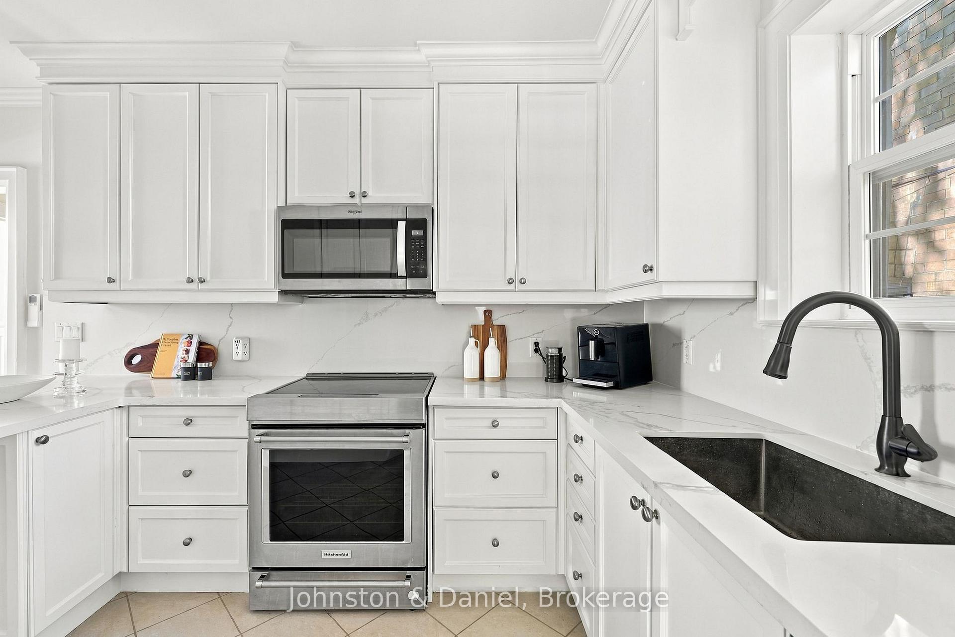 Photo 14 of 169 Glen Cedar Road, Toronto, Humewood-Cedarvale — HOMEH
