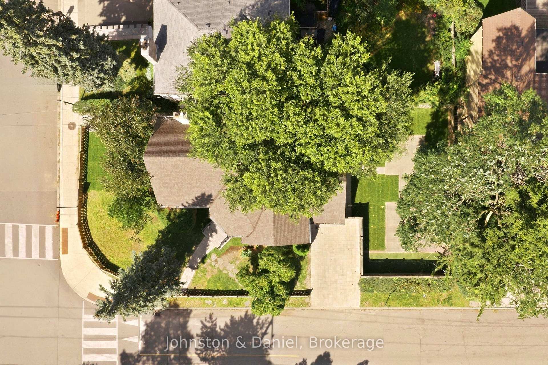 Photo 37 of 169 Glen Cedar Road, Toronto, Humewood-Cedarvale — HOMEH