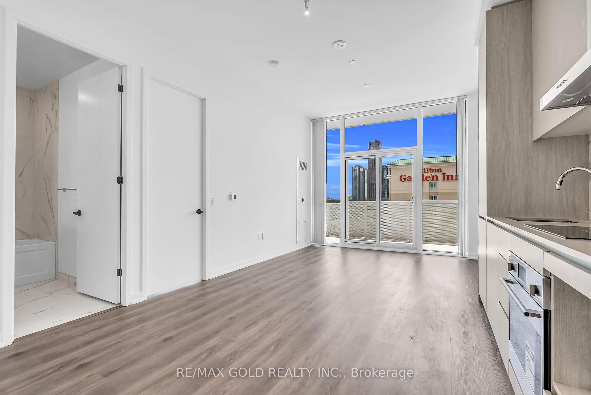 Photo 17 of Unit 608, 28 Interchange Way, Vaughan, Vaughan Corporate Centre — HOMEH