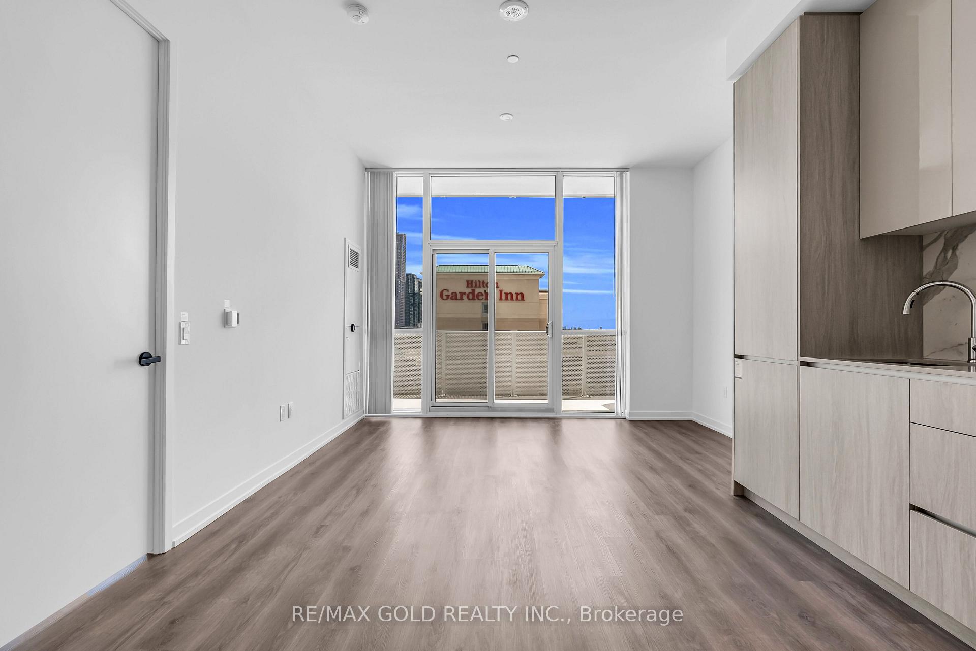 Photo 18 of Unit 608, 28 Interchange Way, Vaughan, Vaughan Corporate Centre — HOMEH