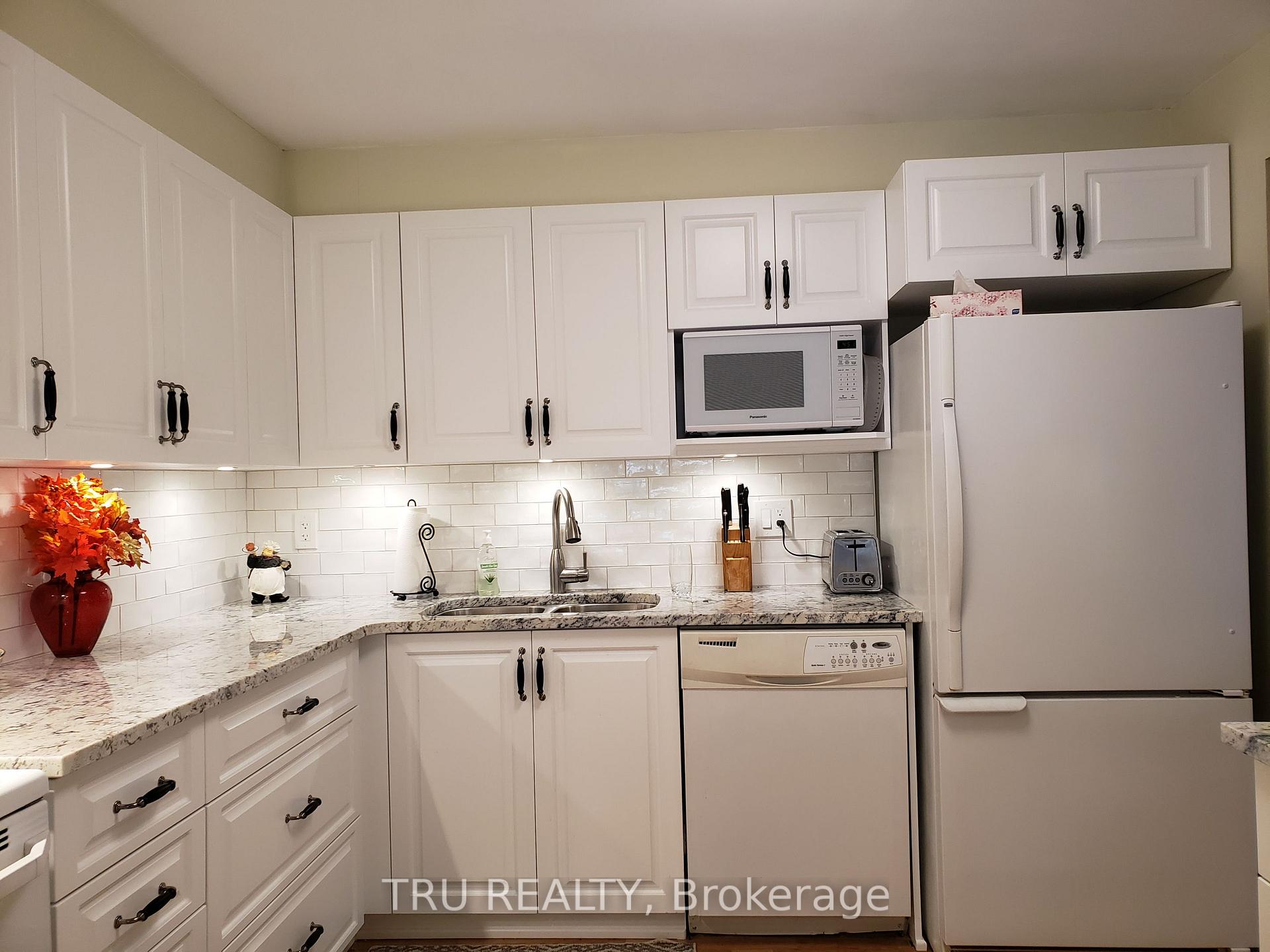 Photo 3 of 2A Millrise Lane, Ottawa, Centrepointe — HOMEH