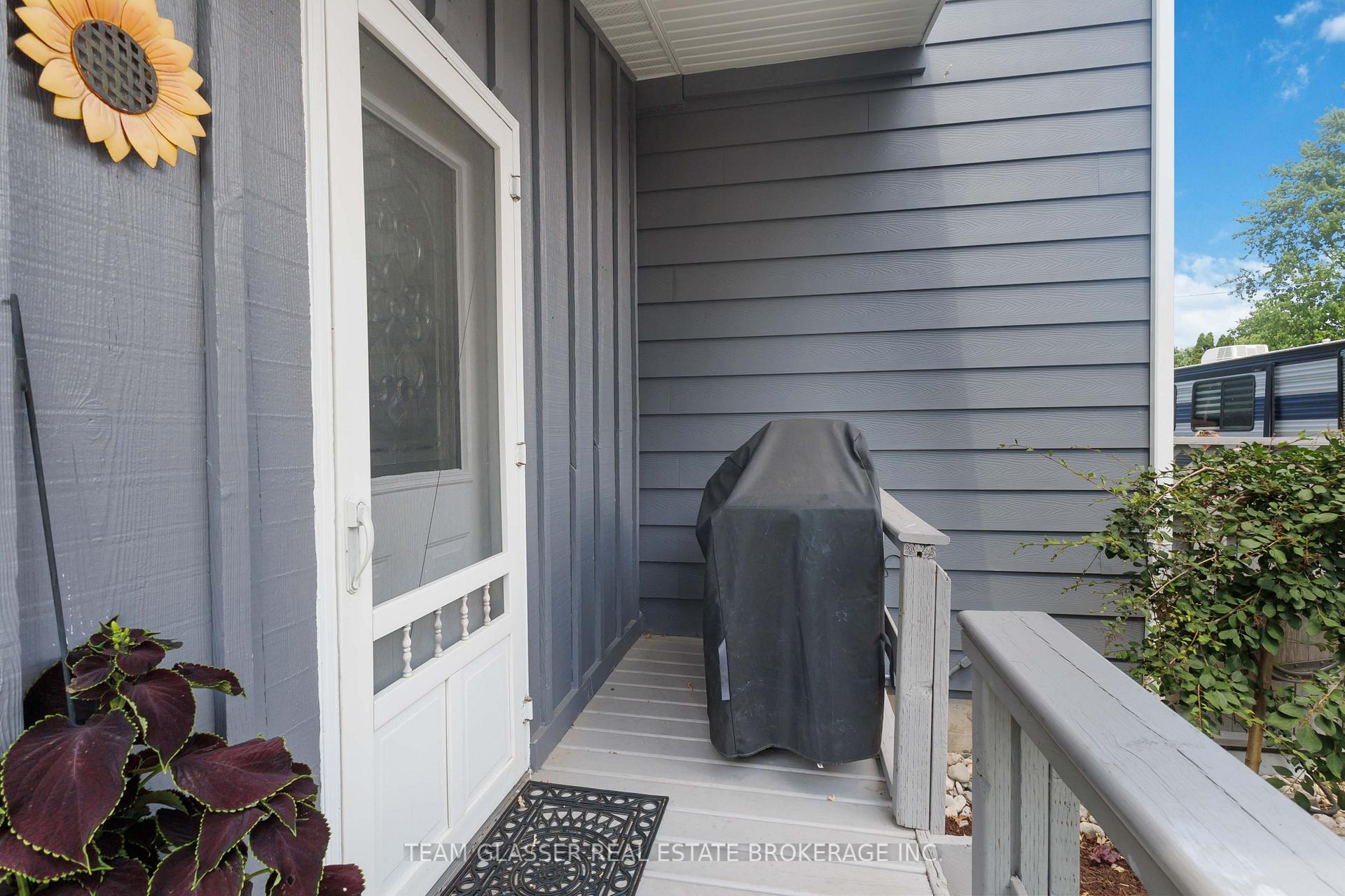 Photo 8 of 27 Dengate Crescent, London, East P — HOMEH