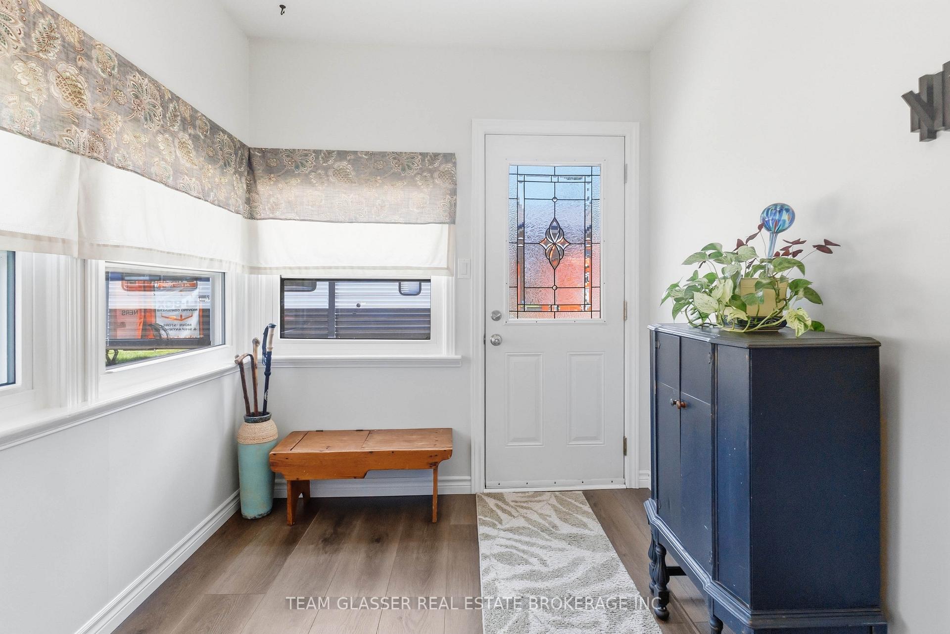 Photo 9 of 27 Dengate Crescent, London, East P — HOMEH