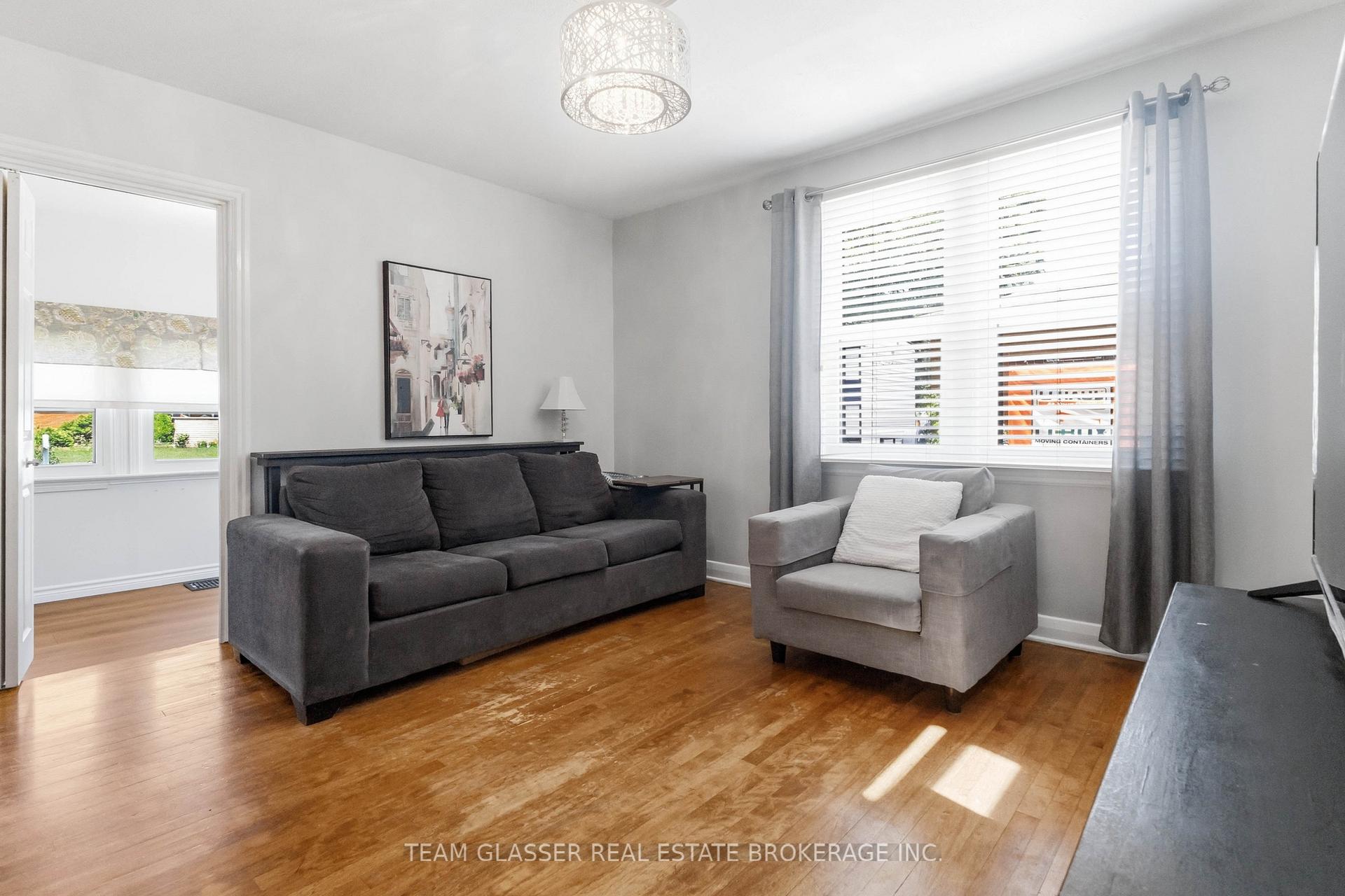 Photo 12 of 27 Dengate Crescent, London, East P — HOMEH