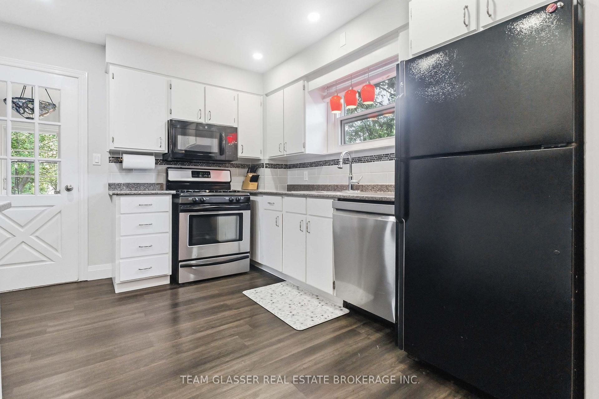 Photo 17 of 27 Dengate Crescent, London, East P — HOMEH