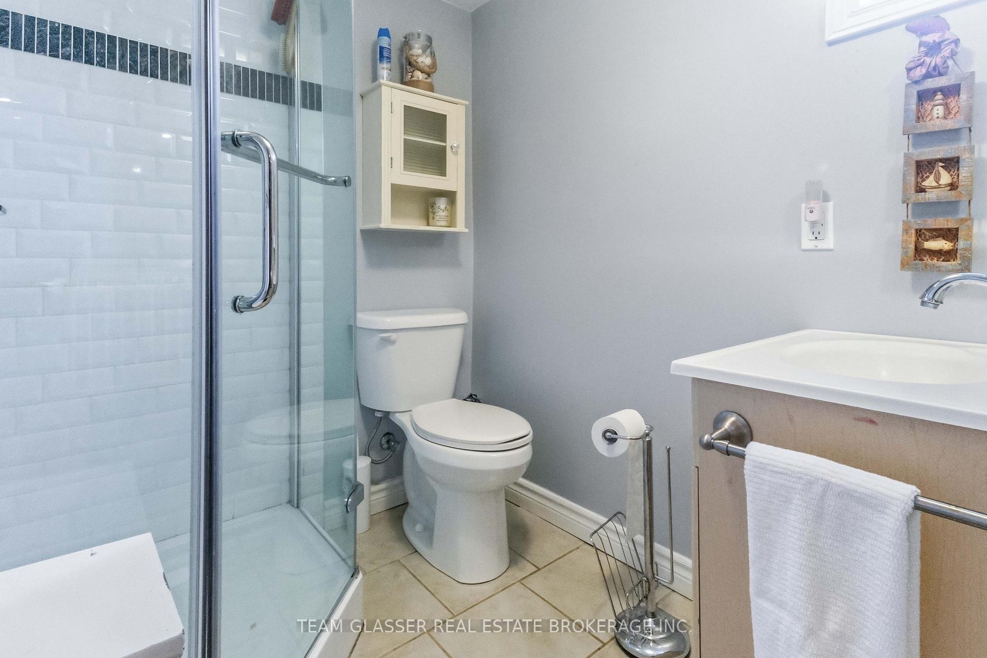 Photo 31 of 27 Dengate Crescent, London, East P — HOMEH