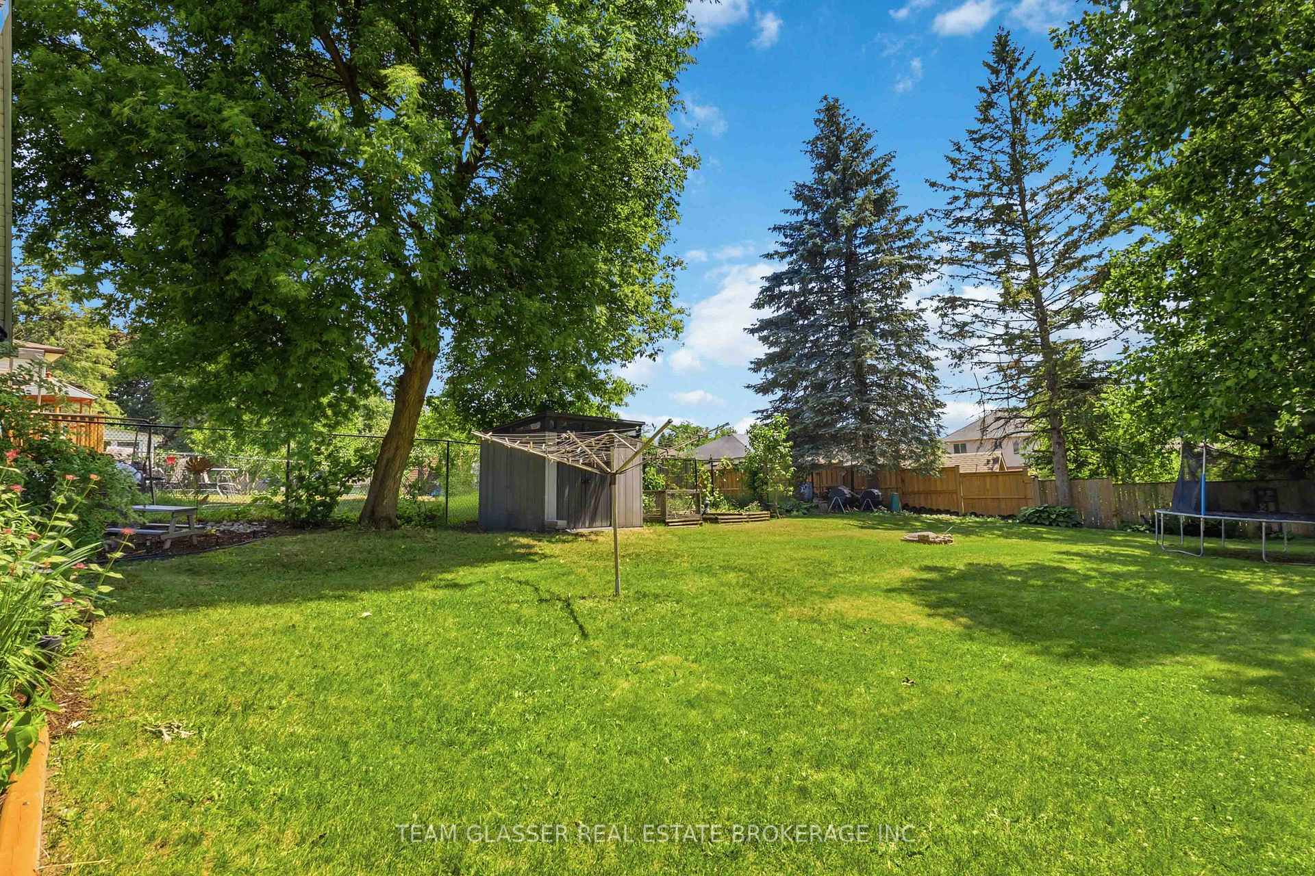 Photo 32 of 27 Dengate Crescent, London, East P — HOMEH