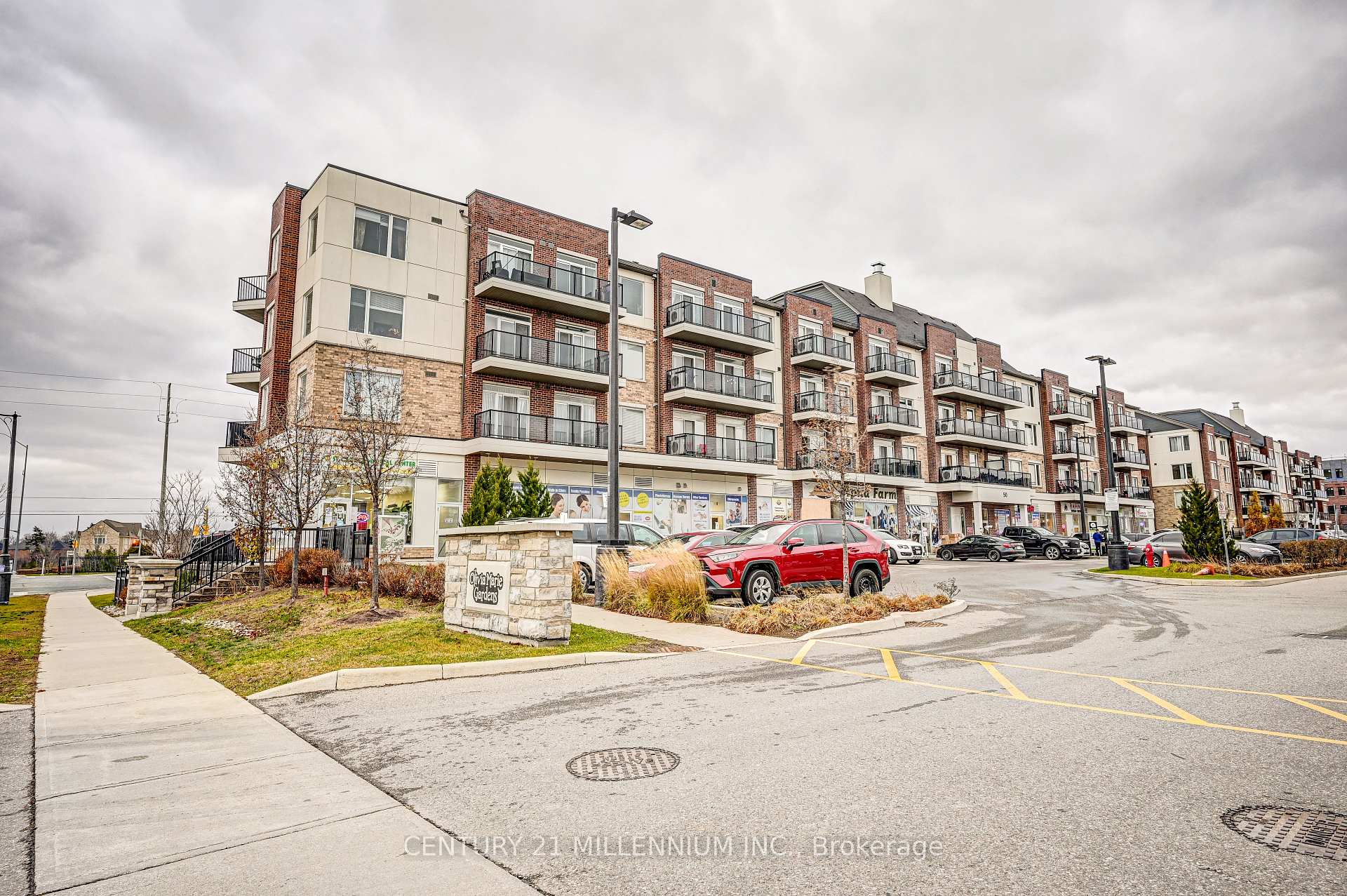 Photo 2 of Unit 201, 50 Sky Harbour Drive, Brampton, Brampton West — HOMEH
