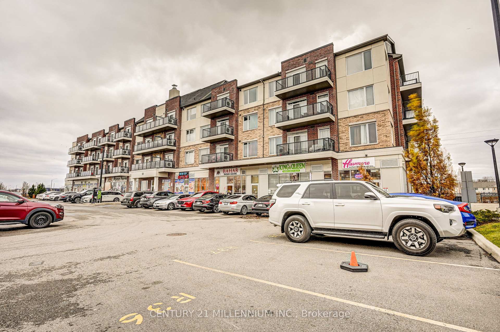 Photo 3 of Unit 201, 50 Sky Harbour Drive, Brampton, Brampton West — HOMEH