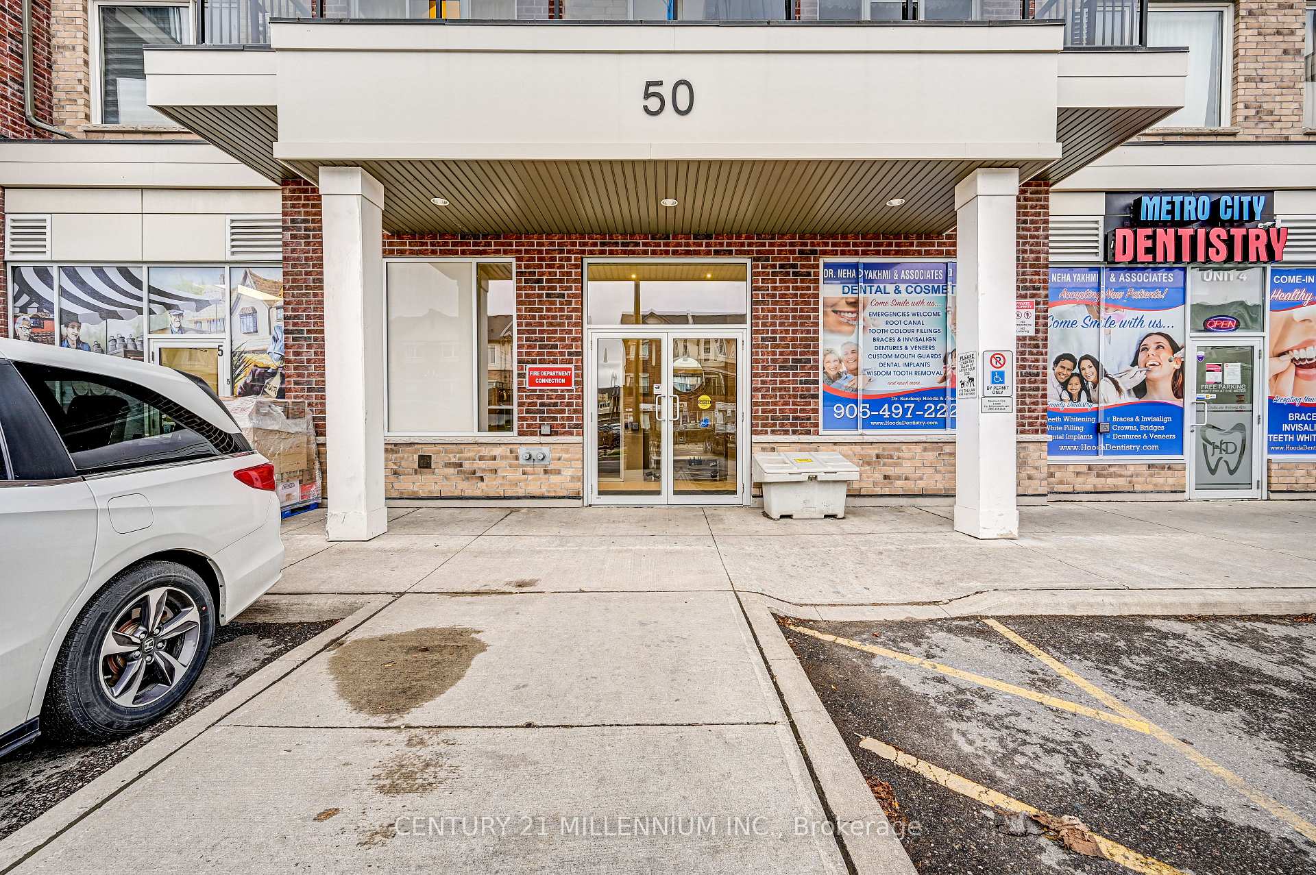 Photo 4 of Unit 201, 50 Sky Harbour Drive, Brampton, Brampton West — HOMEH