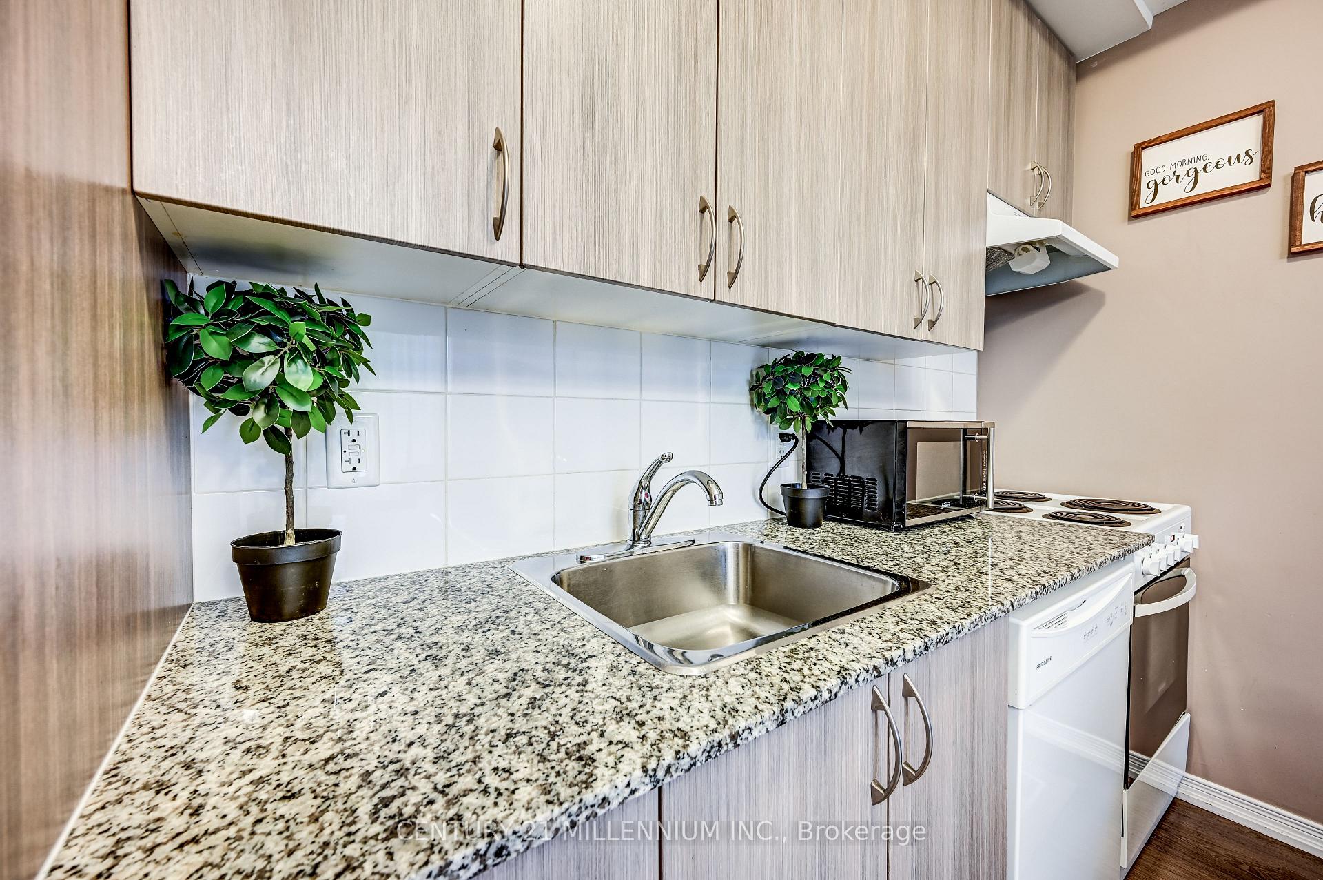Photo 19 of Unit 201, 50 Sky Harbour Drive, Brampton, Brampton West — HOMEH