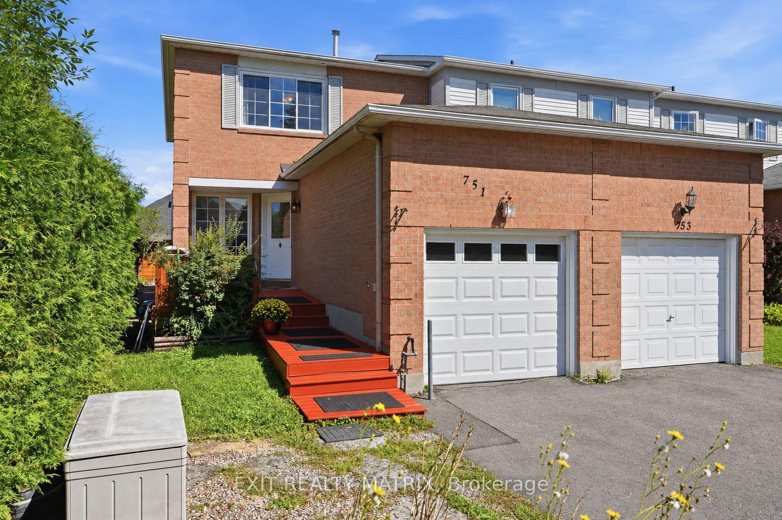 Photo 2 of 751 Clearcrest Crescent, Ottawa, Fallingbrook/Ridgemount — HOMEH