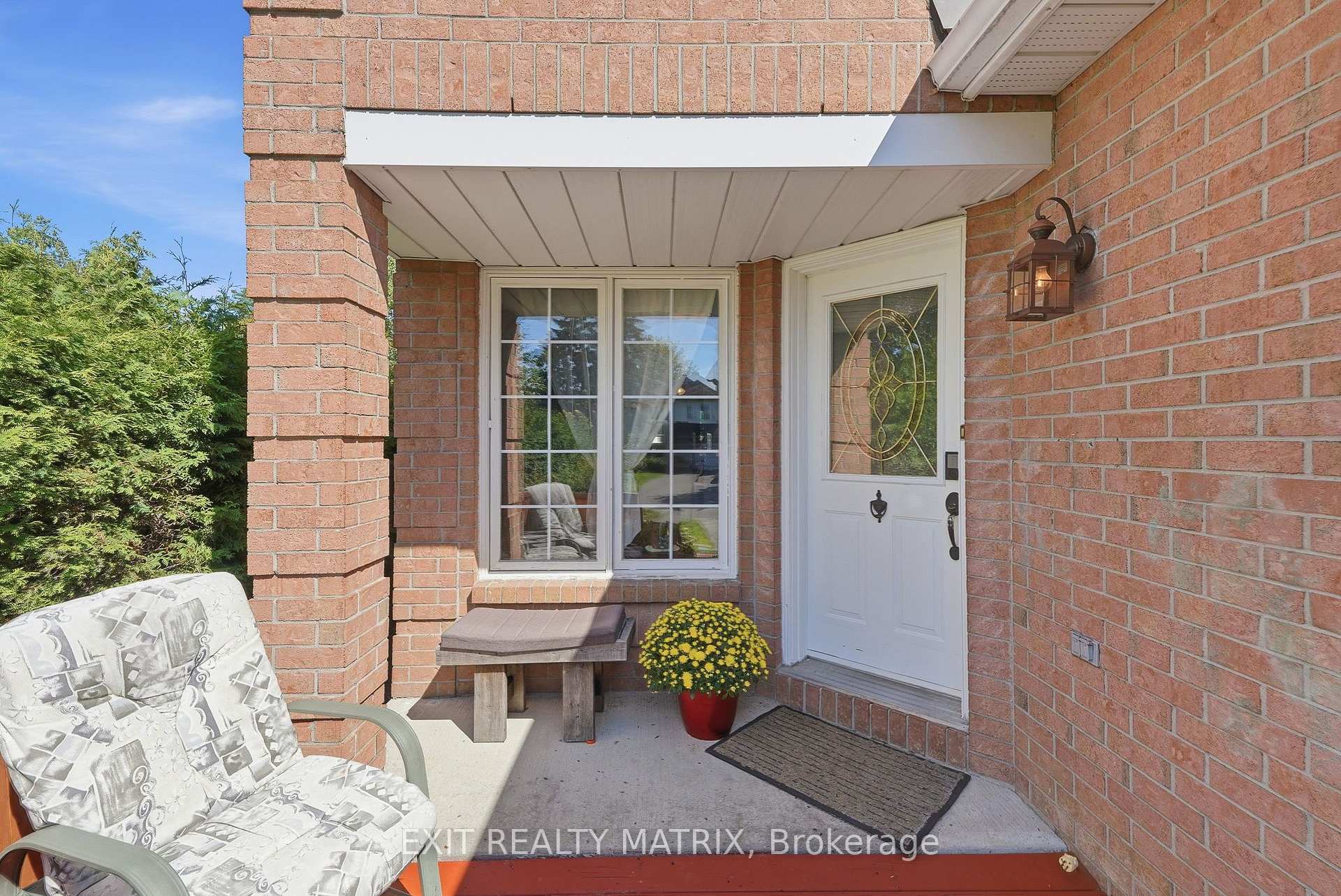Photo 3 of 751 Clearcrest Crescent, Ottawa, Fallingbrook/Ridgemount — HOMEH