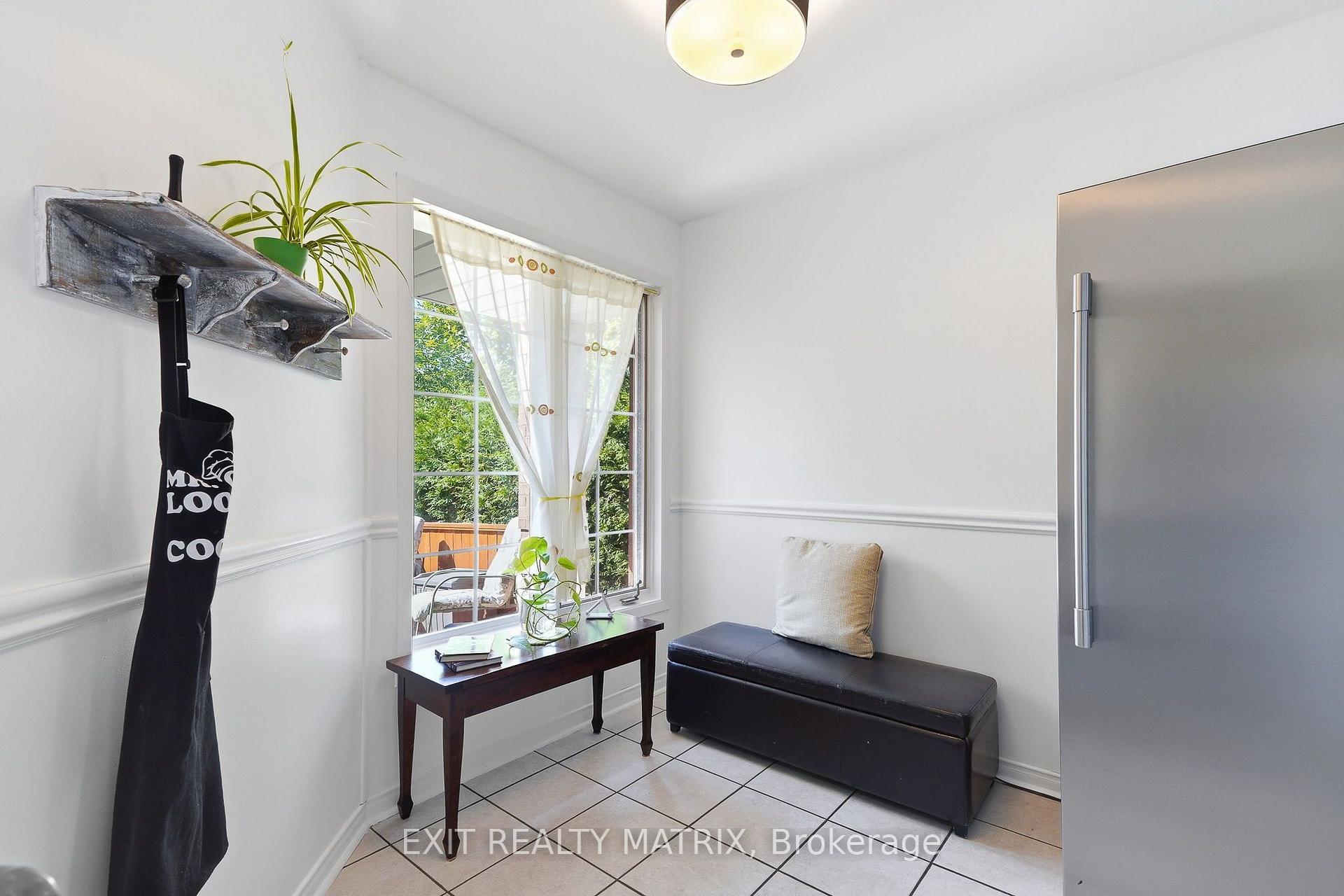Photo 6 of 751 Clearcrest Crescent, Ottawa, Fallingbrook/Ridgemount — HOMEH