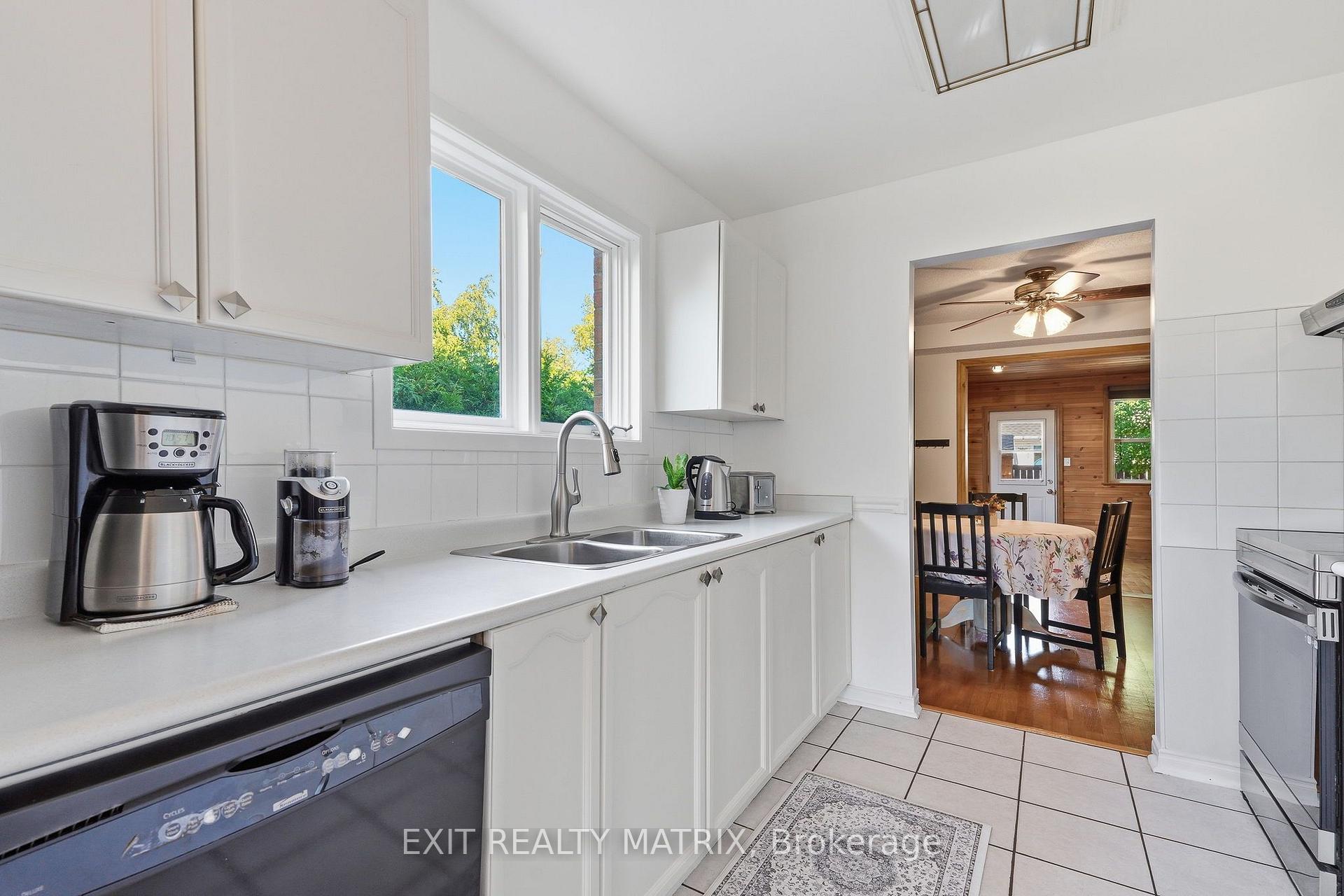 Photo 9 of 751 Clearcrest Crescent, Ottawa, Fallingbrook/Ridgemount — HOMEH