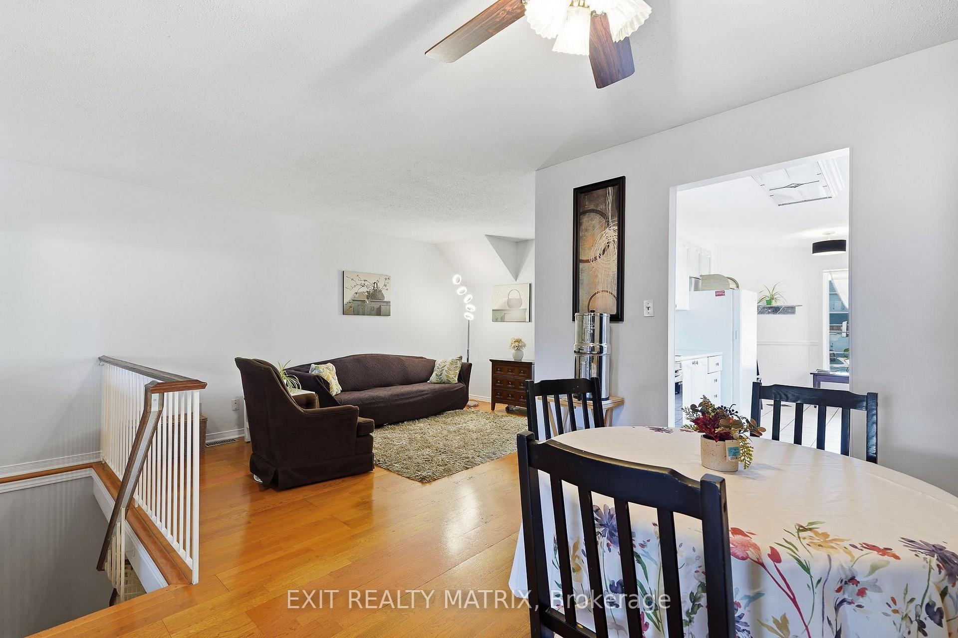 Photo 16 of 751 Clearcrest Crescent, Ottawa, Fallingbrook/Ridgemount — HOMEH