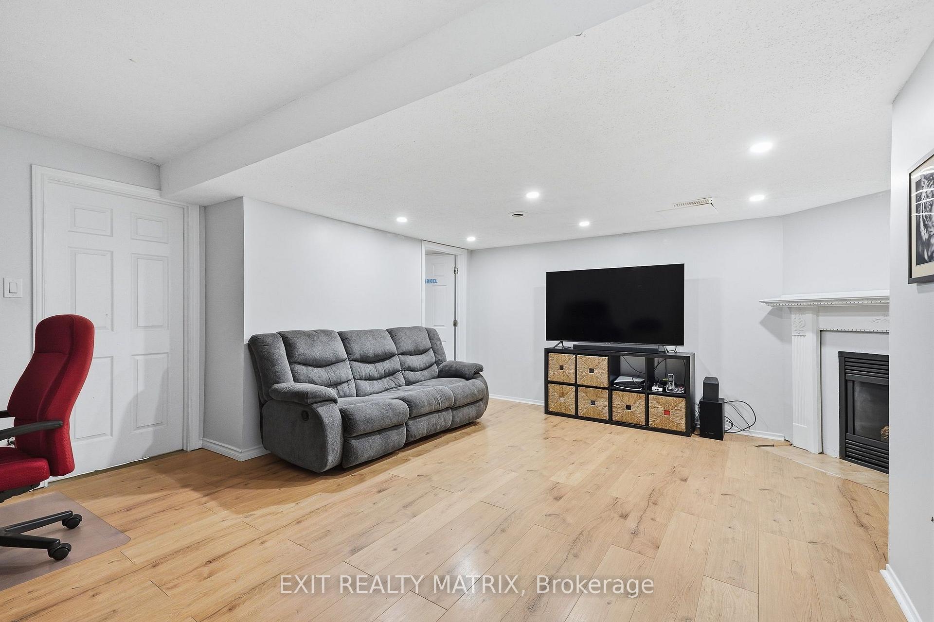 Photo 28 of 751 Clearcrest Crescent, Ottawa, Fallingbrook/Ridgemount — HOMEH
