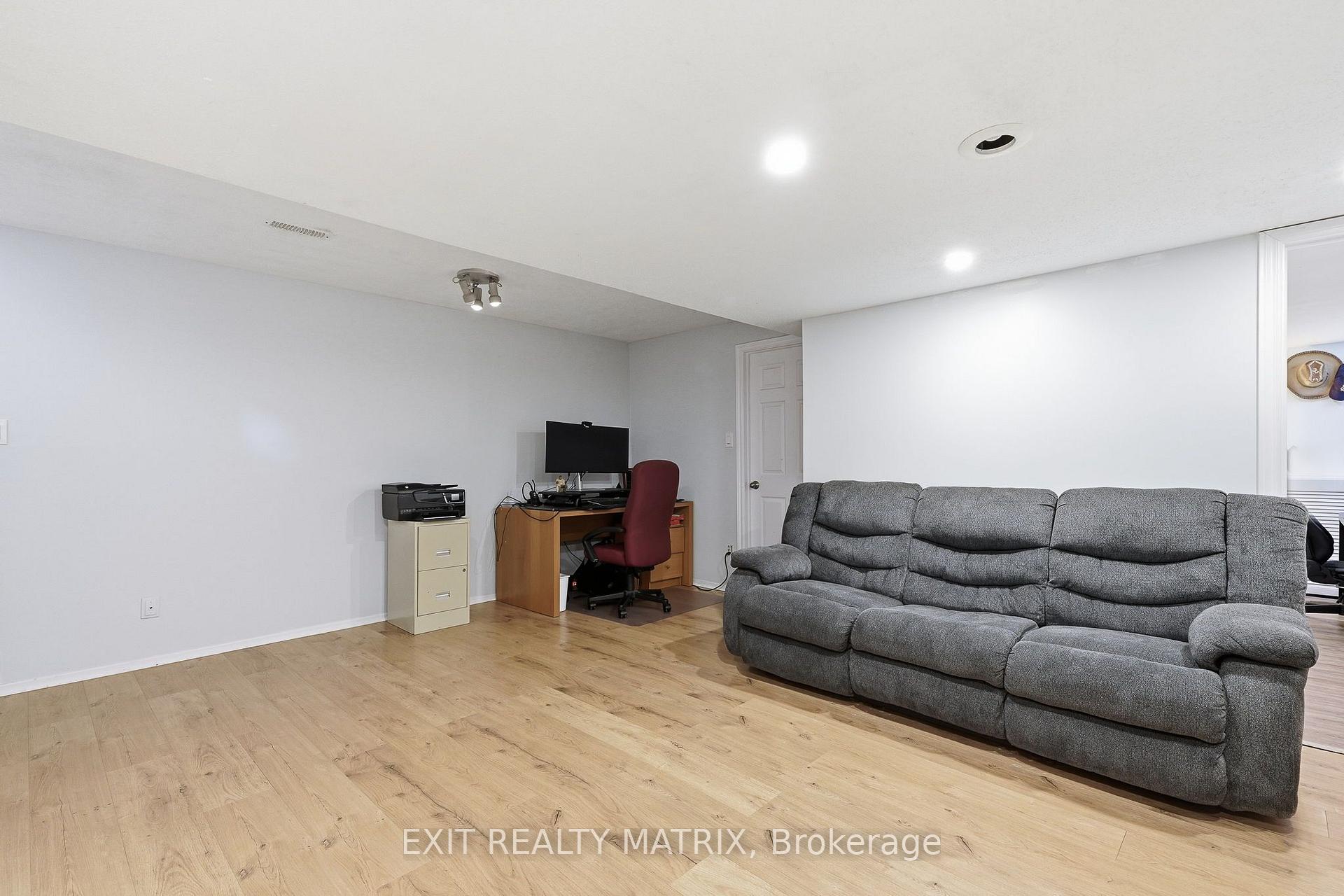 Photo 29 of 751 Clearcrest Crescent, Ottawa, Fallingbrook/Ridgemount — HOMEH